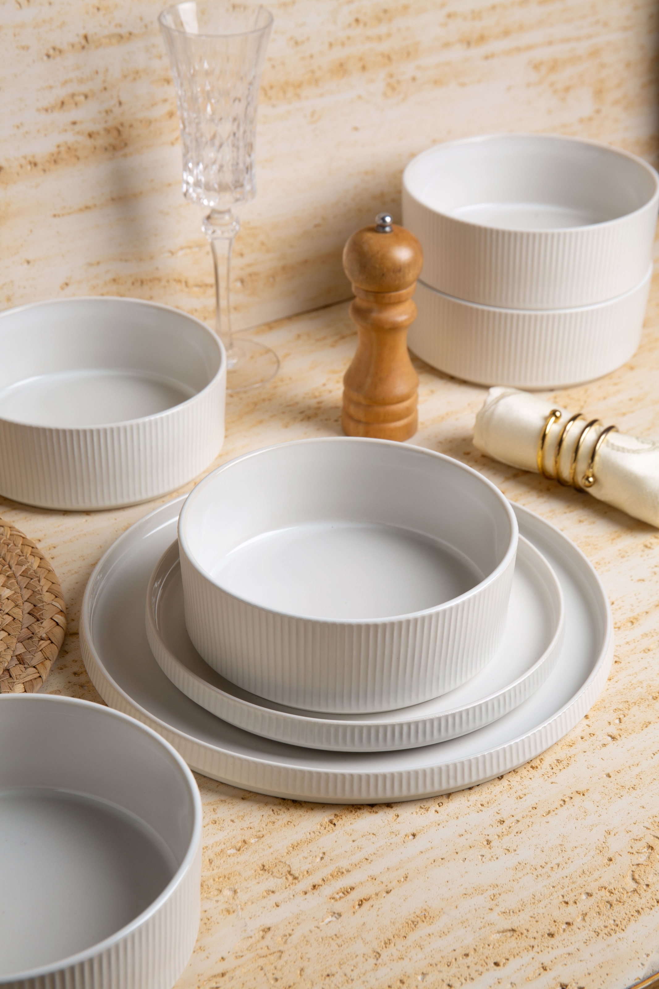 my home Geschirr-Set »Loik, außen matt, innen reaktiv glasiert«, (Set, 18 tlg.), spülmaschinenfest und mikrowellengeeignet