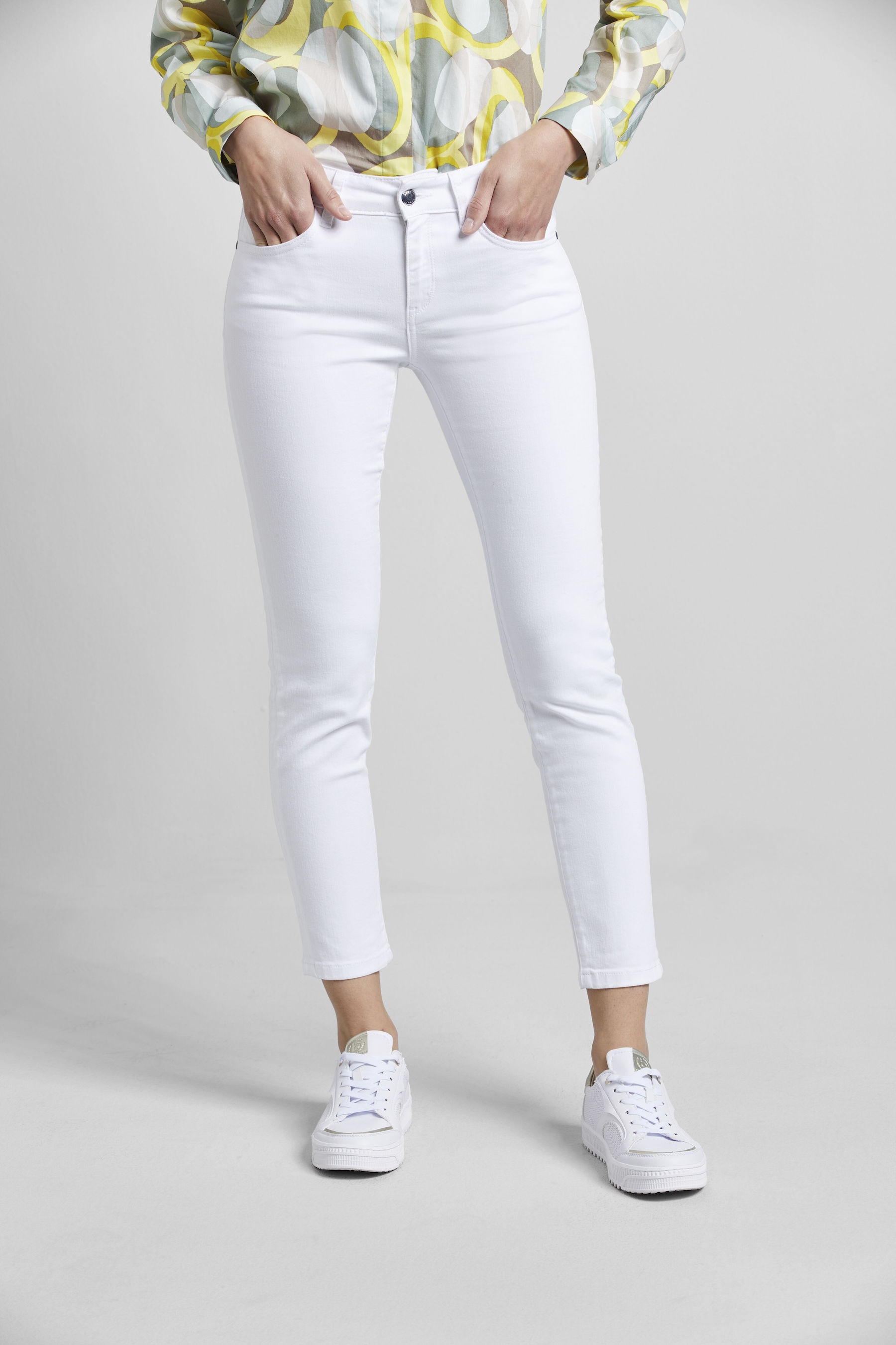 bugatti 5-Pocket-Jeans "Basic Essential" mit Flexcity-Stretch günstig online kaufen
