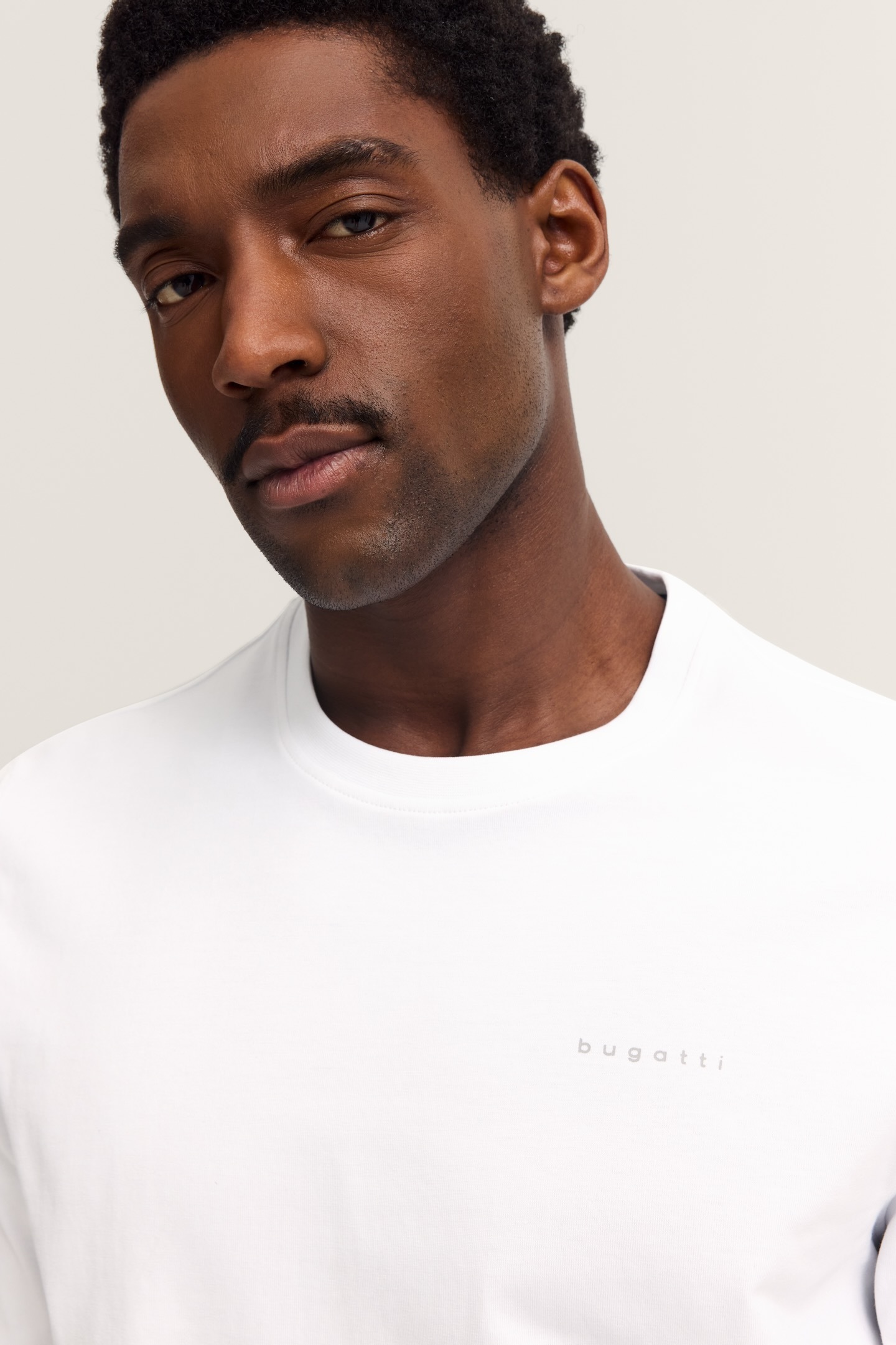 bugatti Longsweatshirt »Rundhals«, im Modern Fit aus Baumwolle