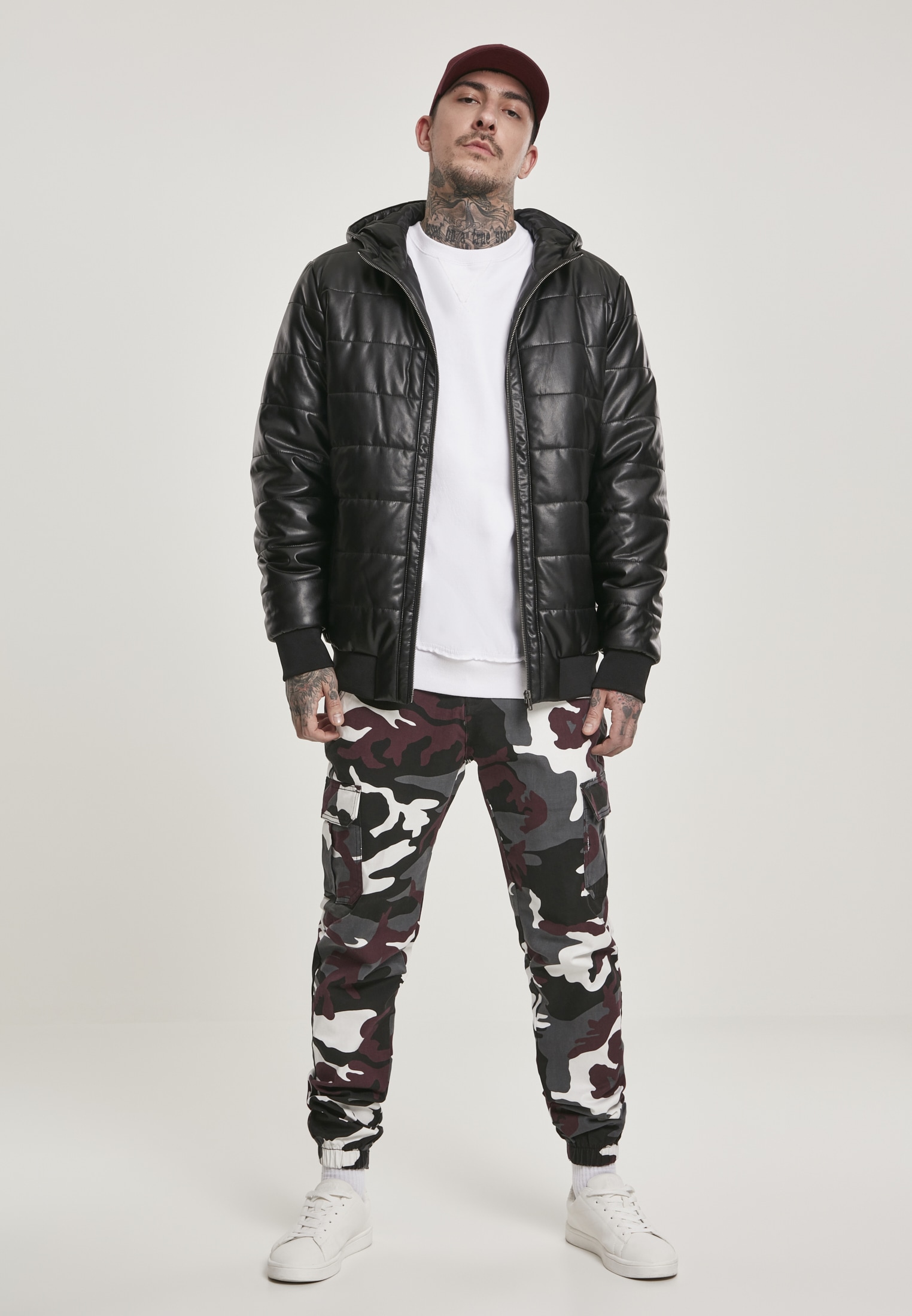 URBAN CLASSICS Winterjacke »Urban Classics Herren Hooded Faux Leather Bubble Jacket«, (1 St.)