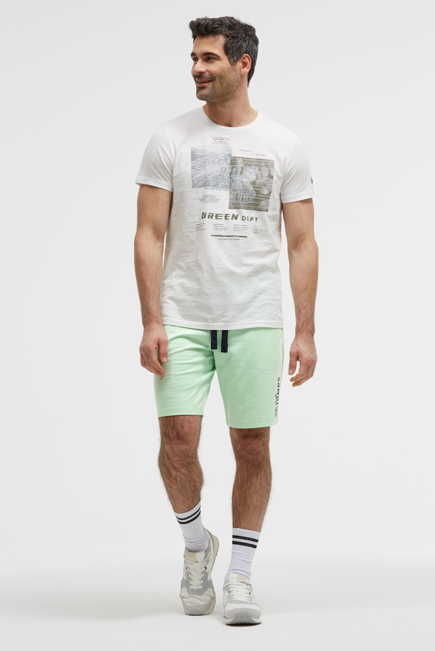 CAMP DAVID Sweatshorts  mit Elastikbund & seitlichen Taschen