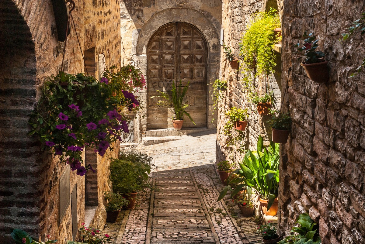 Papermoon Fototapete »Burg Gang« Motiv