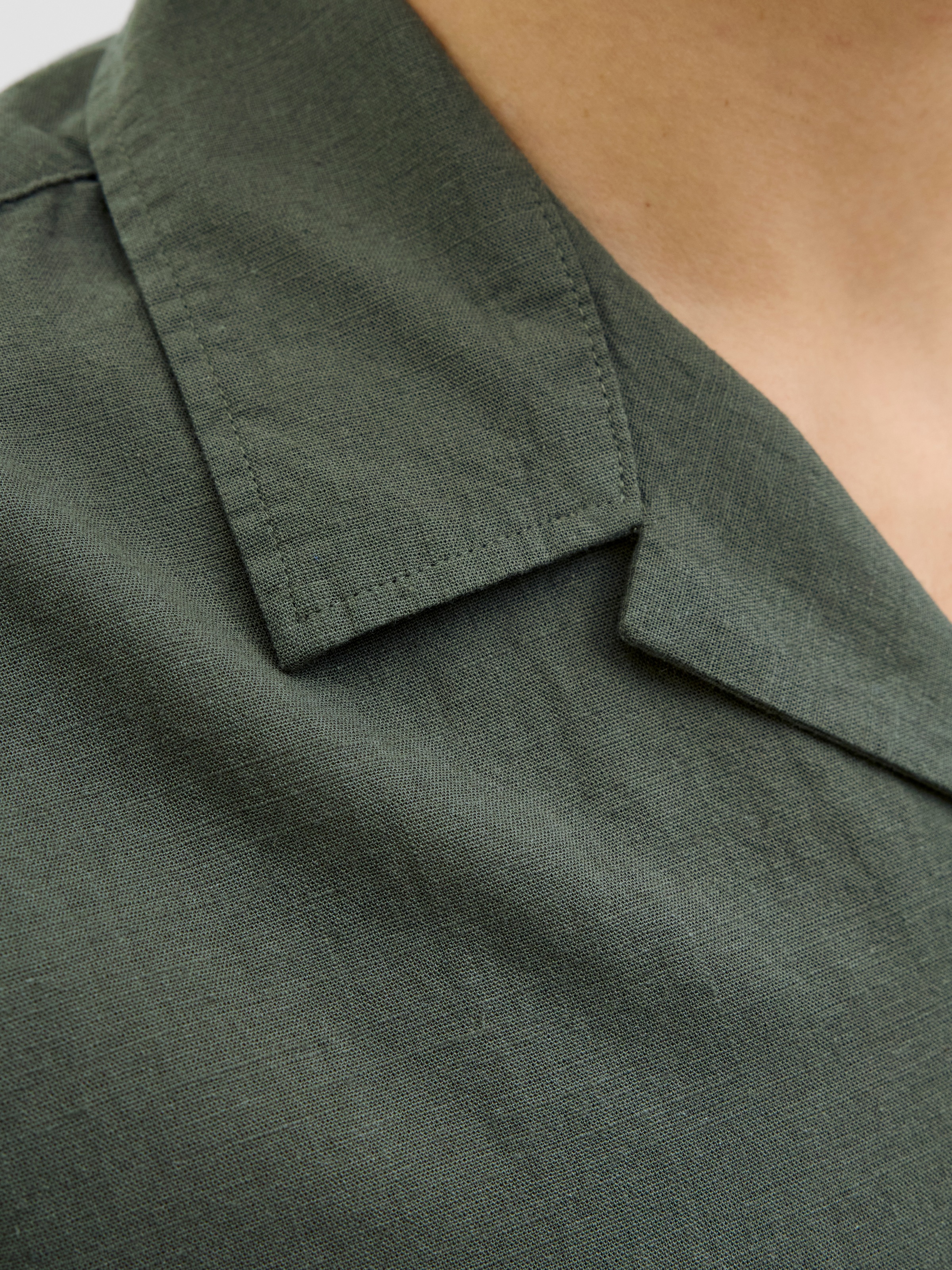 Jack & Jones Kurzarmhemd »JJESUMMER RESORT SHIRT SS SN«, mit Resort Kragen