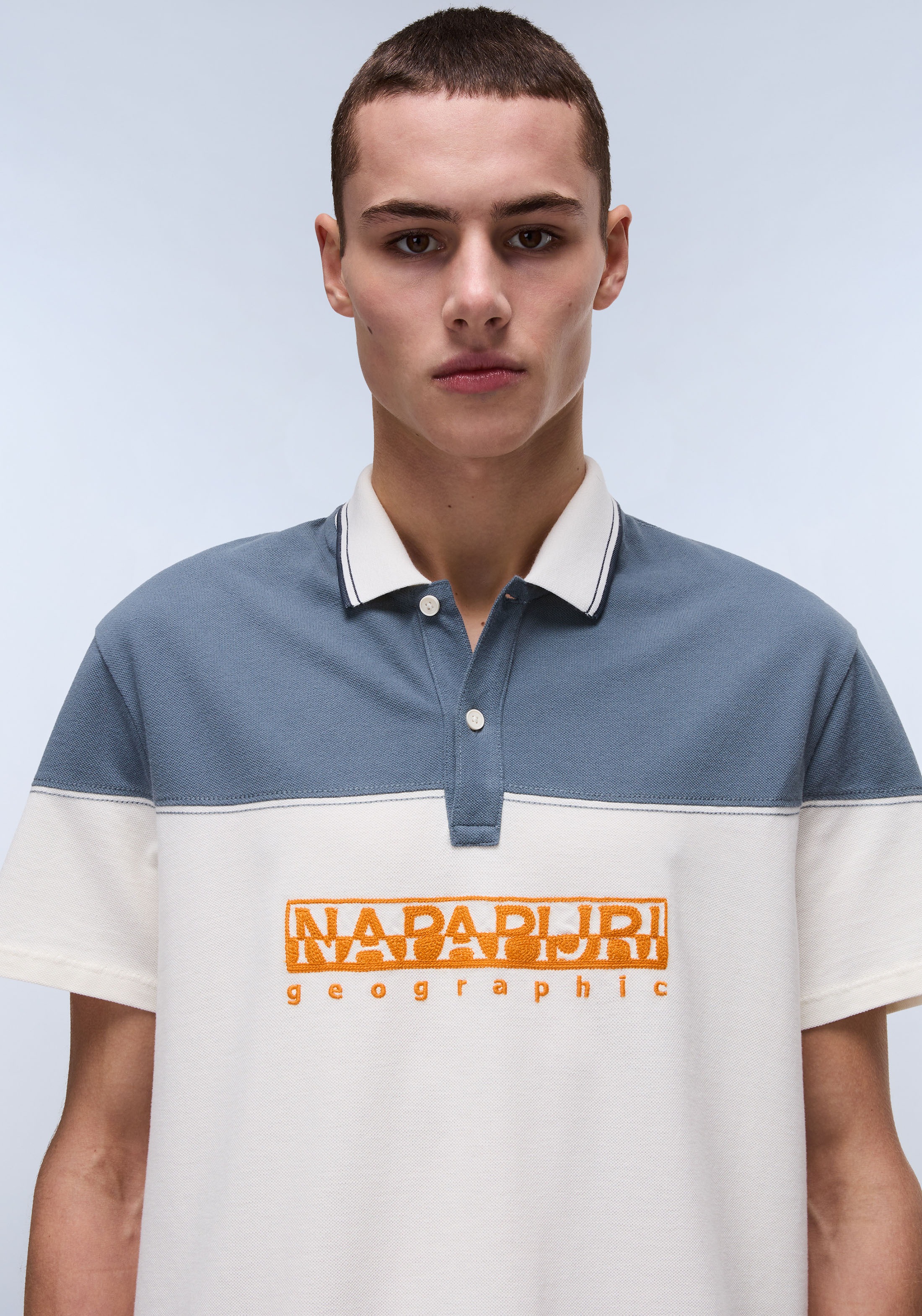 Thumbnail - Napapijri Poloshirt "E-SATURNIA SS" Mit aufgesticktem Markenlogo auf der Brust