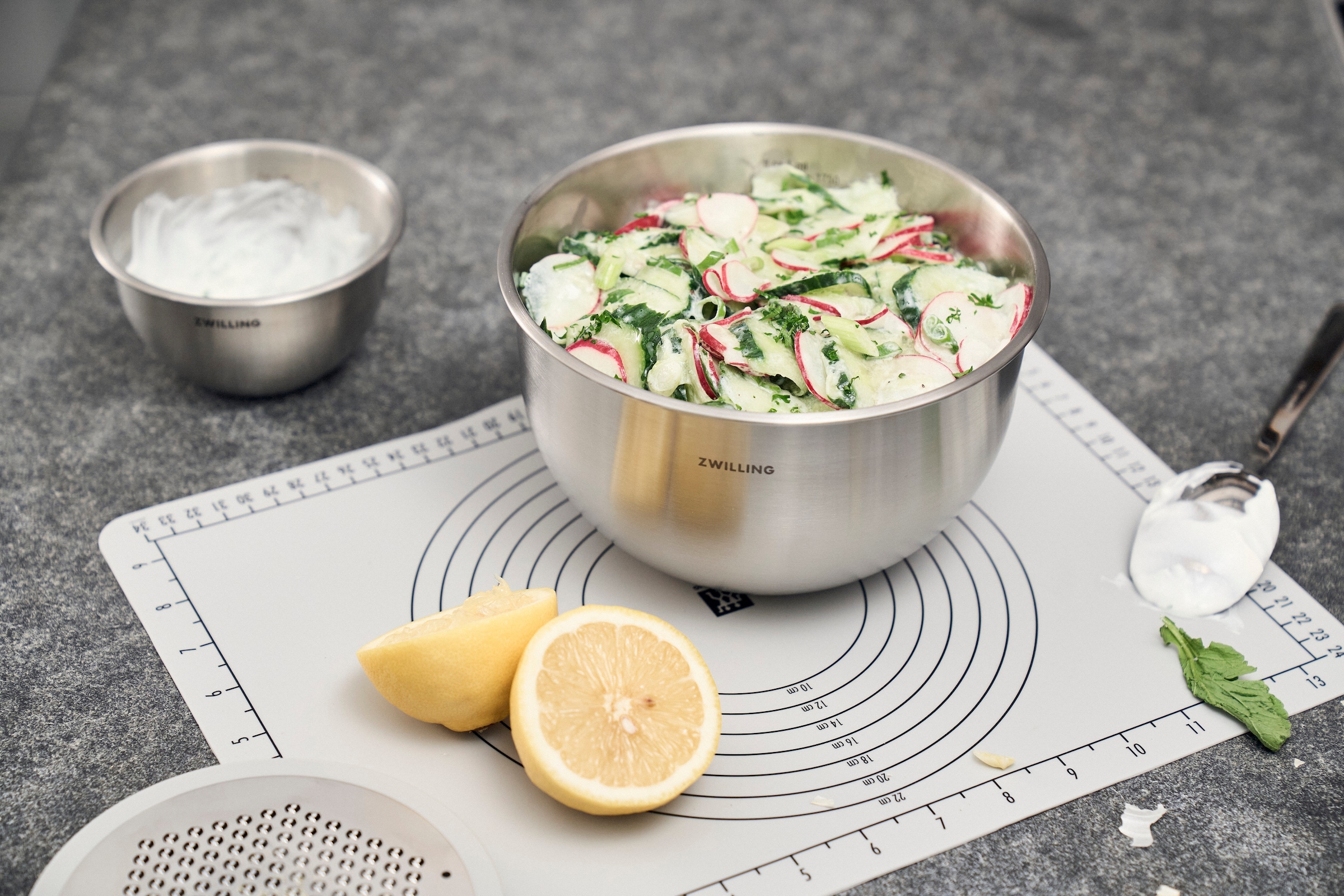 Zwilling Aufbewahrungsschüssel »Fresh & Save BOWLS«, (2 tlg., Schüssel inkl. Deckel), Vakuumschüssel M / 18 cm, Edelstahl