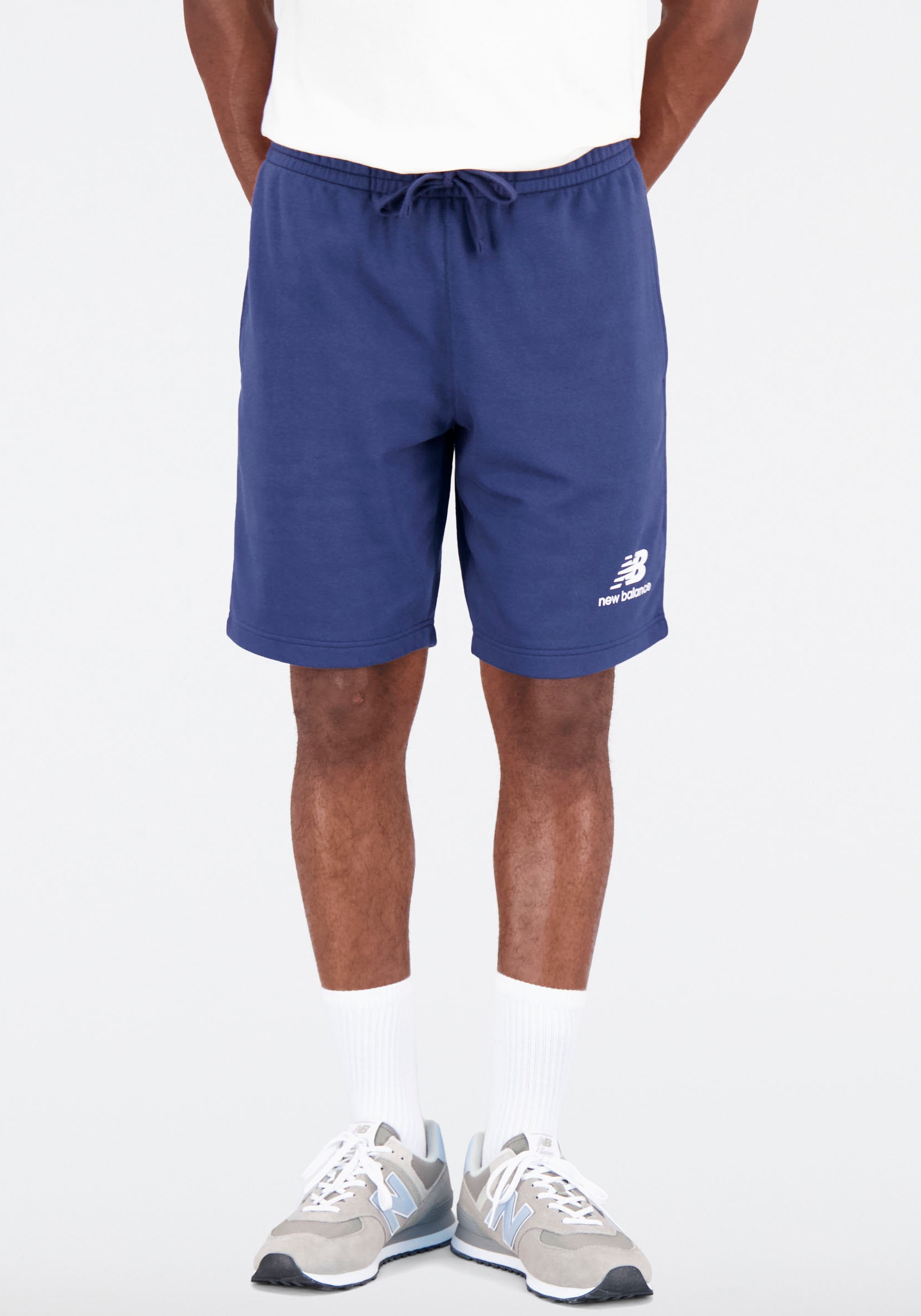 New Balance Sweatshorts »NB SHORT« | ESSENTIALS FLEECE für LOGO ▷ STACKED BAUR