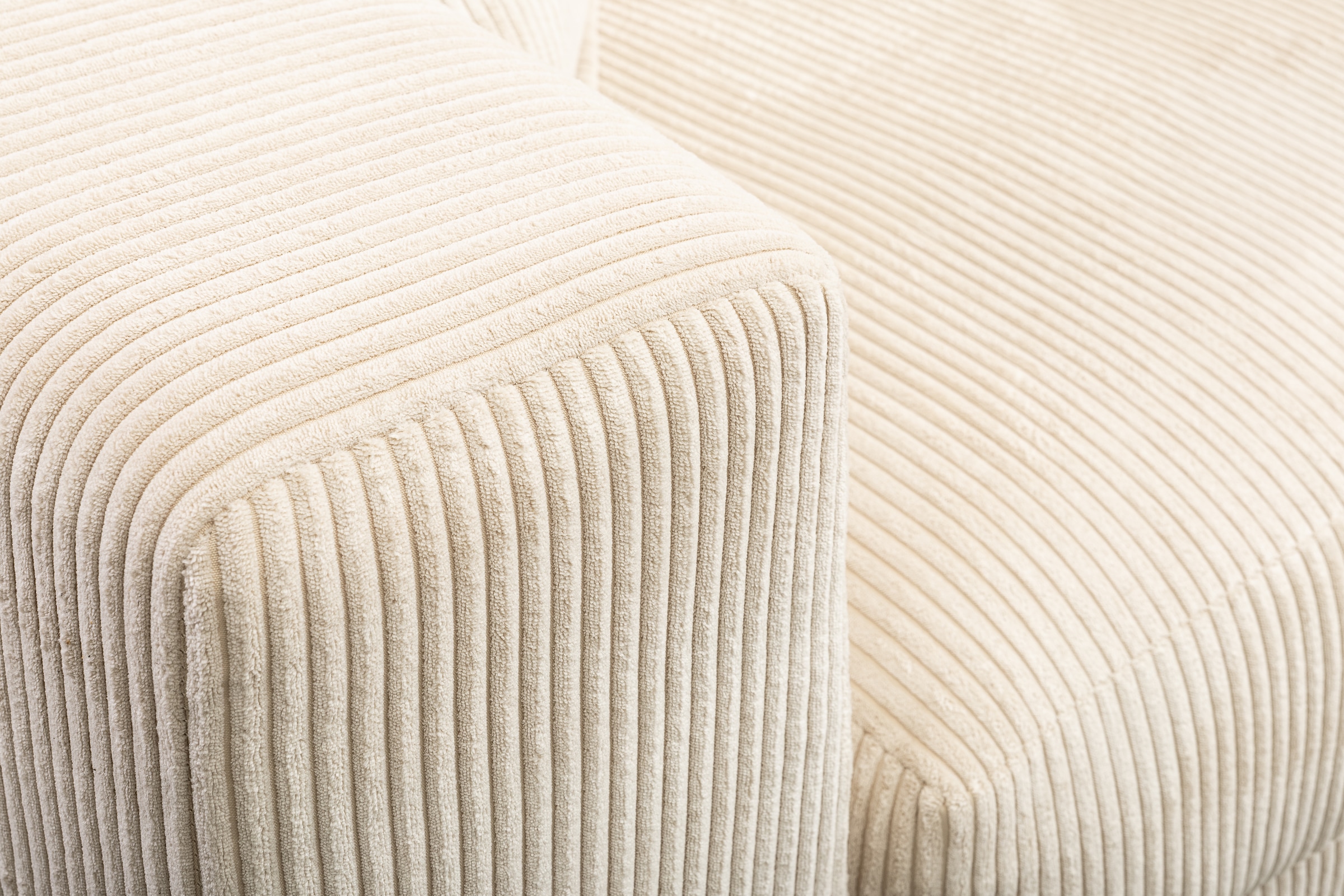 WERK2 Ecksofa »Eldorado, Megasofa, Polsterecke mit viel Platz, Breite 285cm, L-Form«, Design Ecksofa, besonders weicher Sitzkomfort, extra breite Recamiere