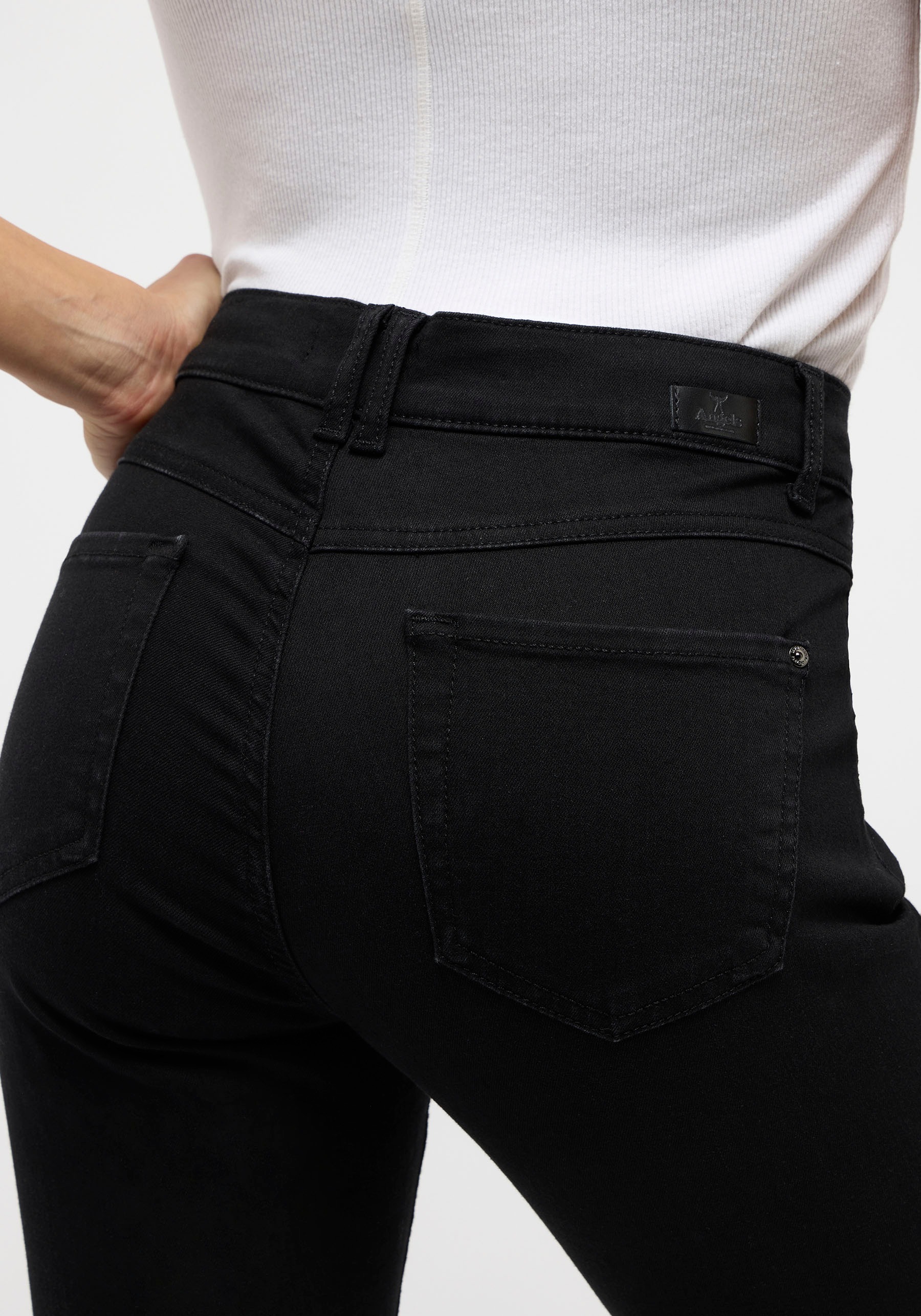 Thumbnail - ANGELS "SKINNY BUTTON"