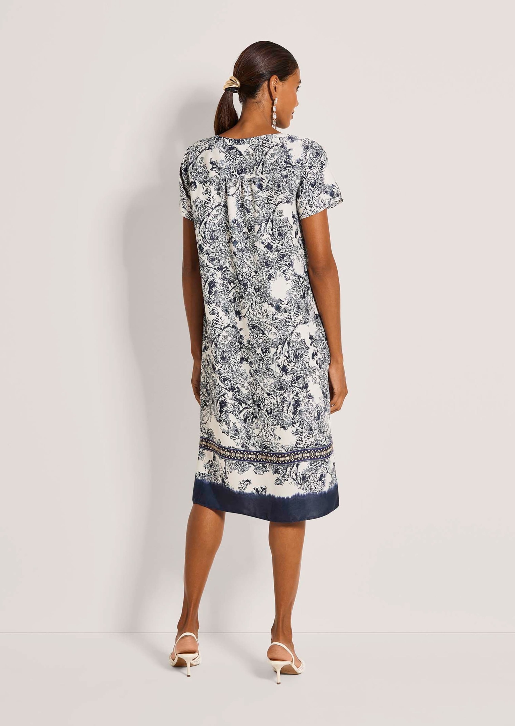 MADELEINE Sommerkleid »Midikleid Viskosekleid mit Paisley-Print«