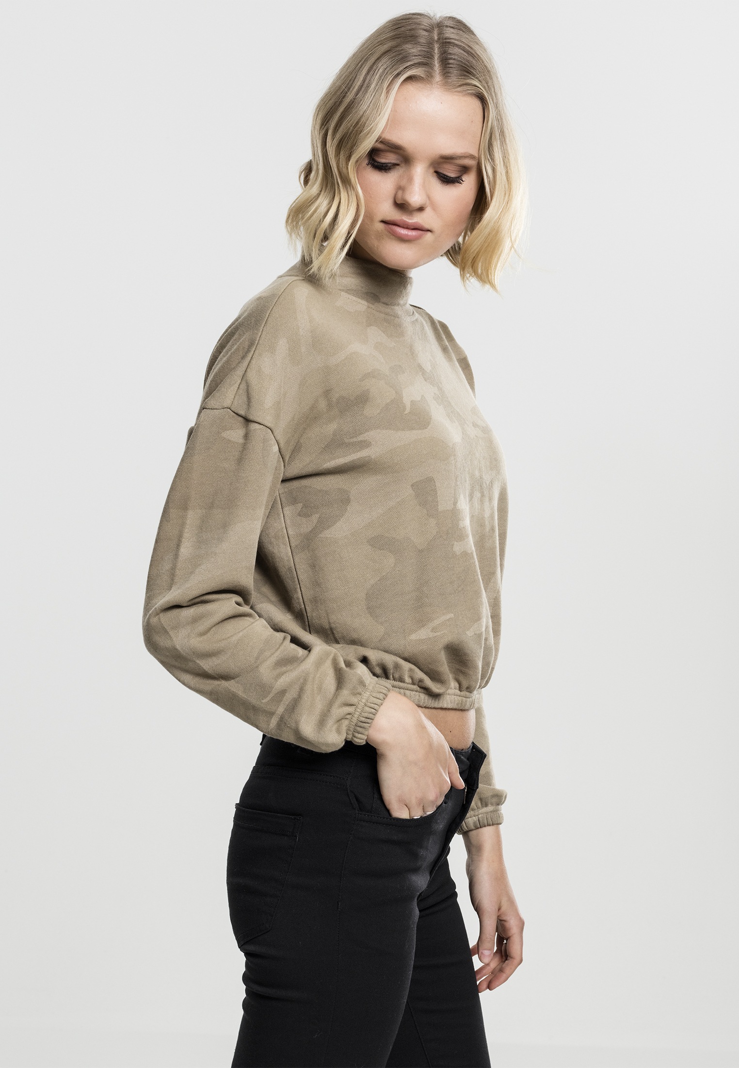 URBAN CLASSICS Sweatshirt »Urban Classics Damen Ladies Camo Turtleneck Crew«, (1 tlg.)