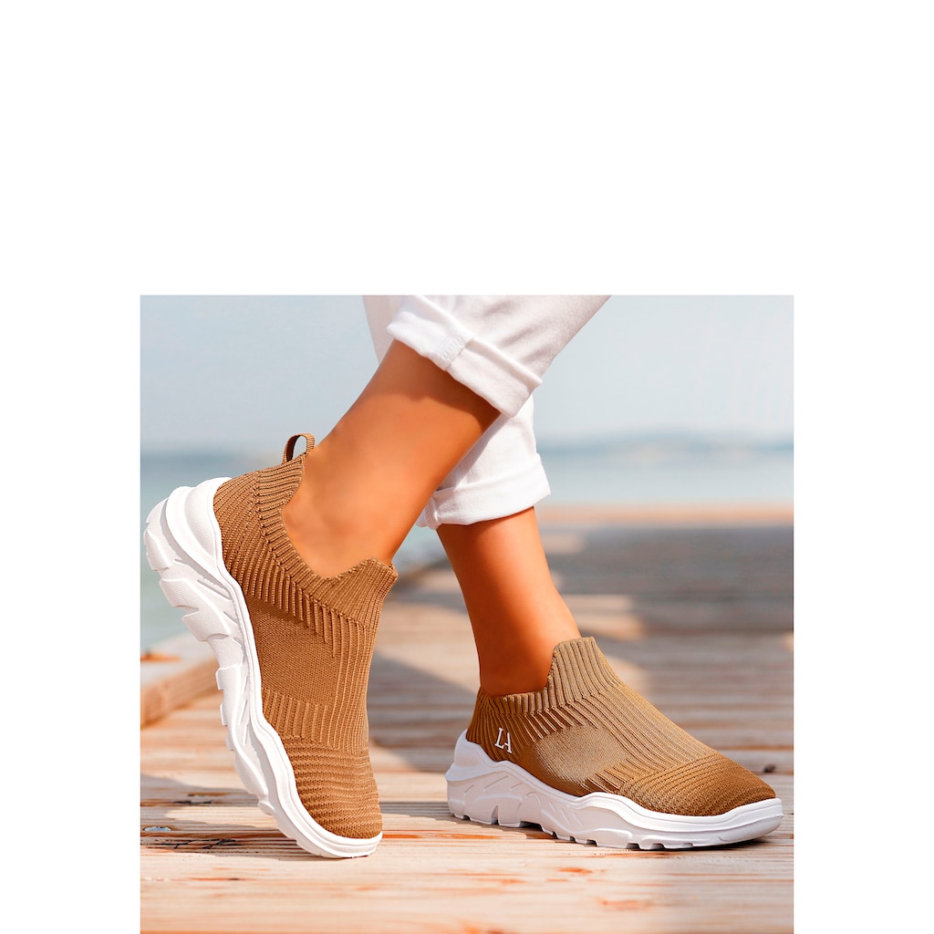 LASCANA Sneaker, Slip On aus elastischem Mesh Material und ultraleichter Sohle vegan