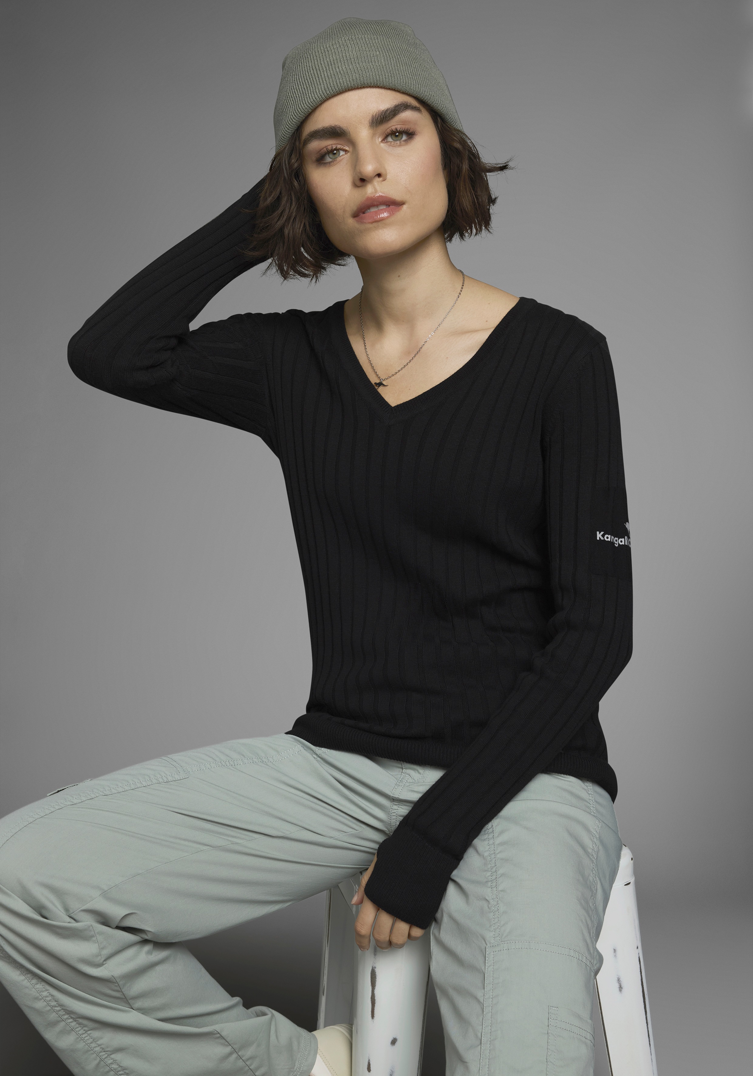 Thumbnail - KangaROOS V-Ausschnitt-Pullover, in breit geripptem Feinstrick