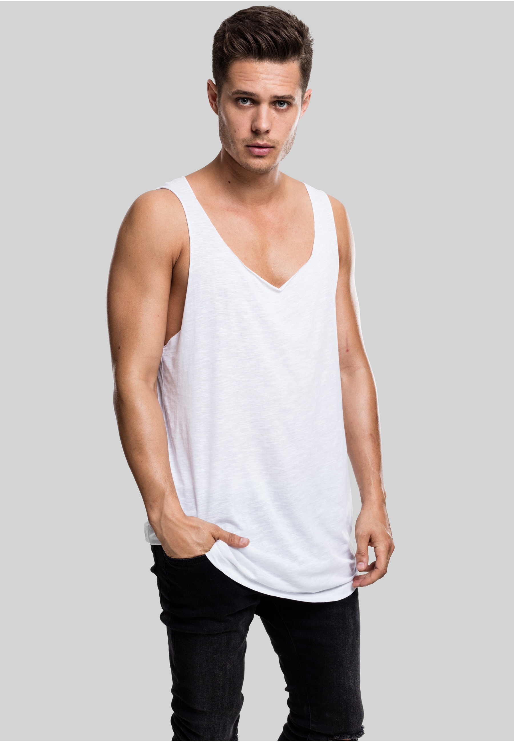 URBAN CLASSICS Tanktop »Urban Classics Herren Long Shaped Open Edge Loose Tank« 1