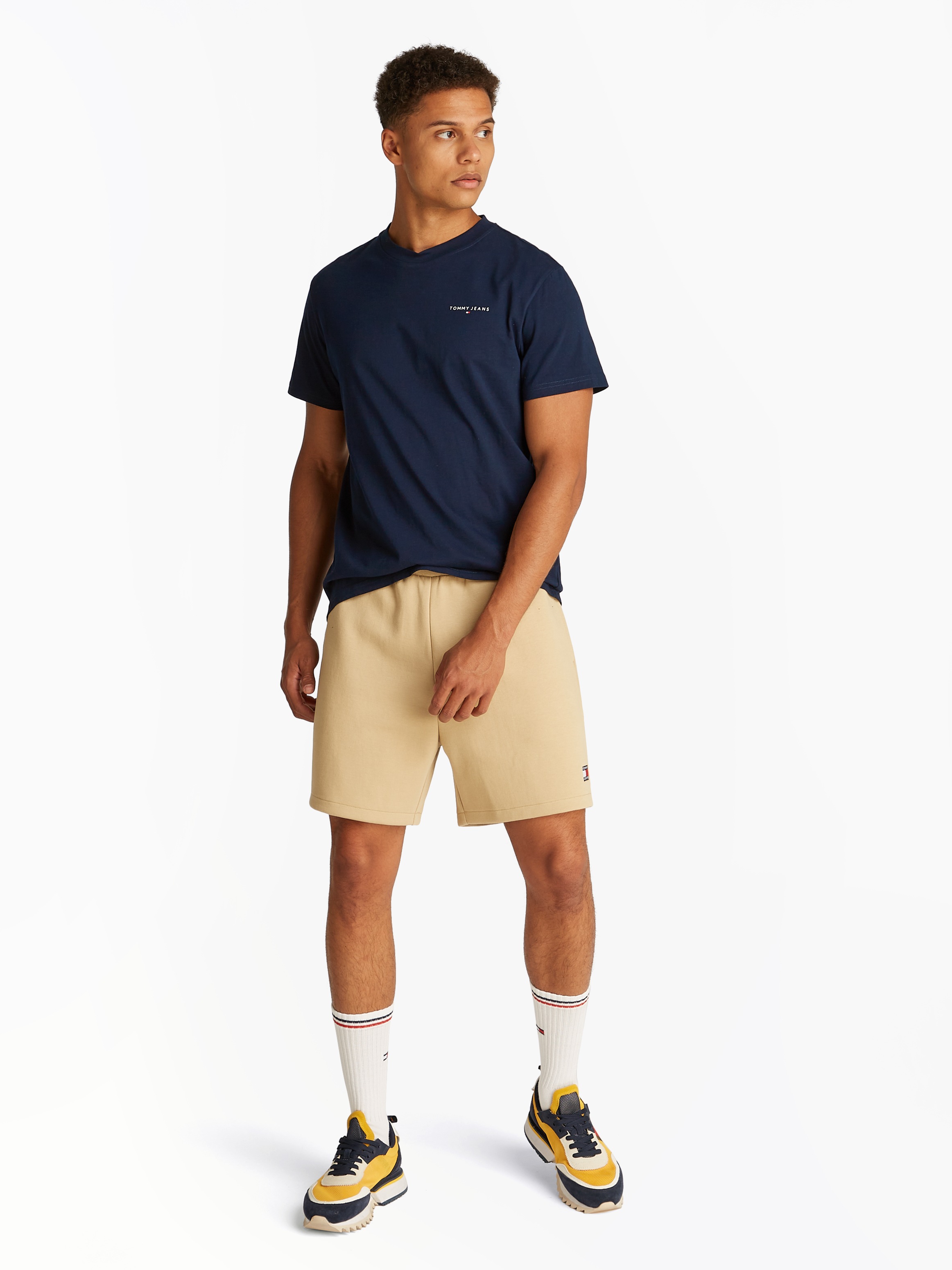 Tommy Jeans Plus Rundhalsshirt »TJM SLIM LINEAR CHEST SS TEE EXT«, in Großen Größen, Logodruck