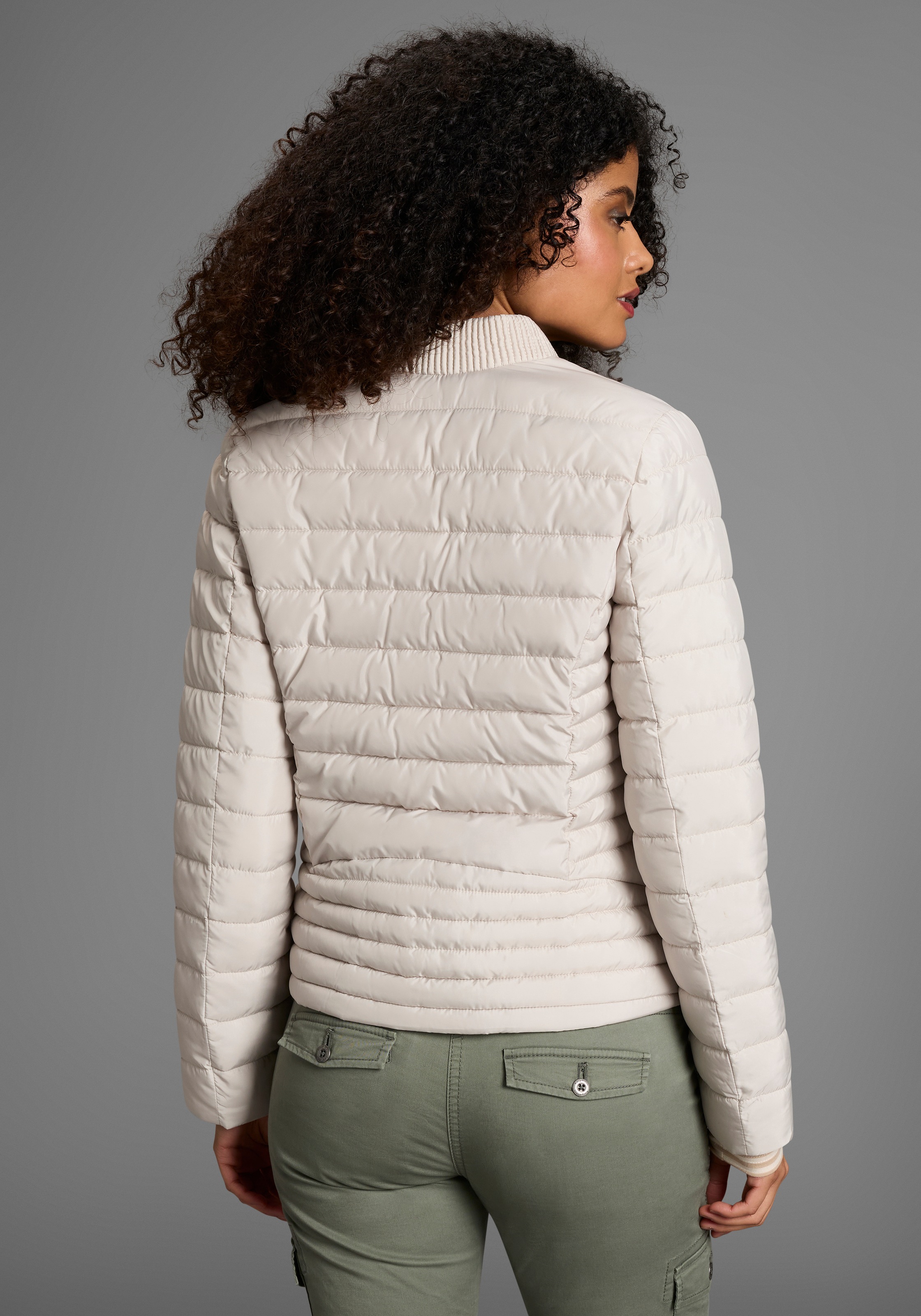 KangaROOS Steppjacke Übergangsjacke, figurbetonter Schnitt, hüftlange Passf günstig online kaufen