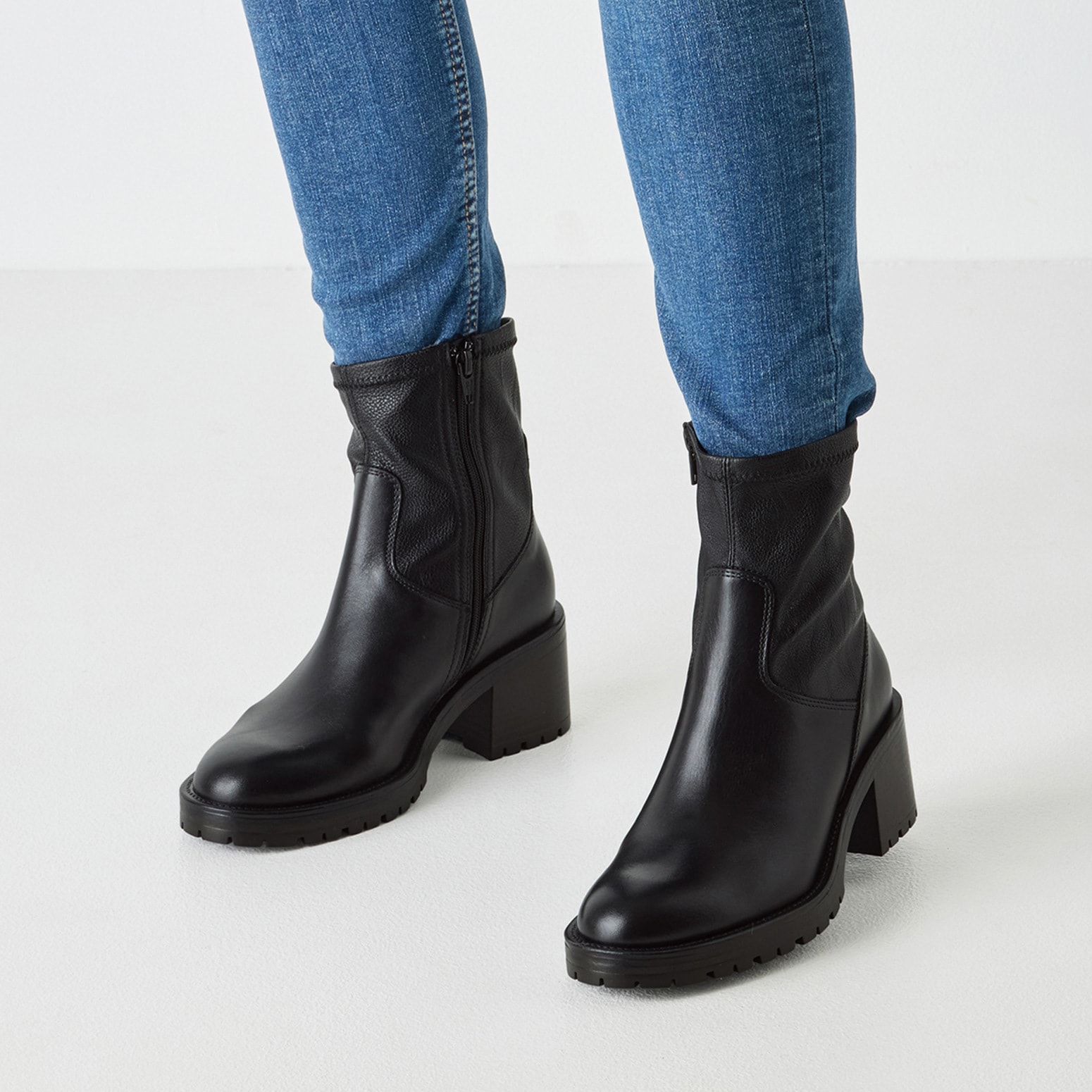 Tamaris Stiefelette, Blockabsatz, Boots mit Touch It-Ausstattung