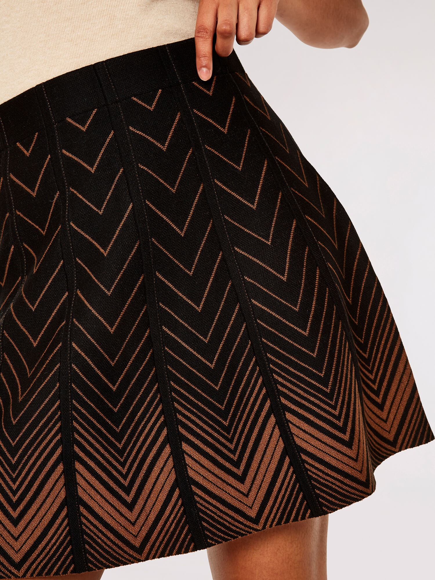 Apricot Minirock »Plissee-Minirock« 1 mit Chevron-Muster