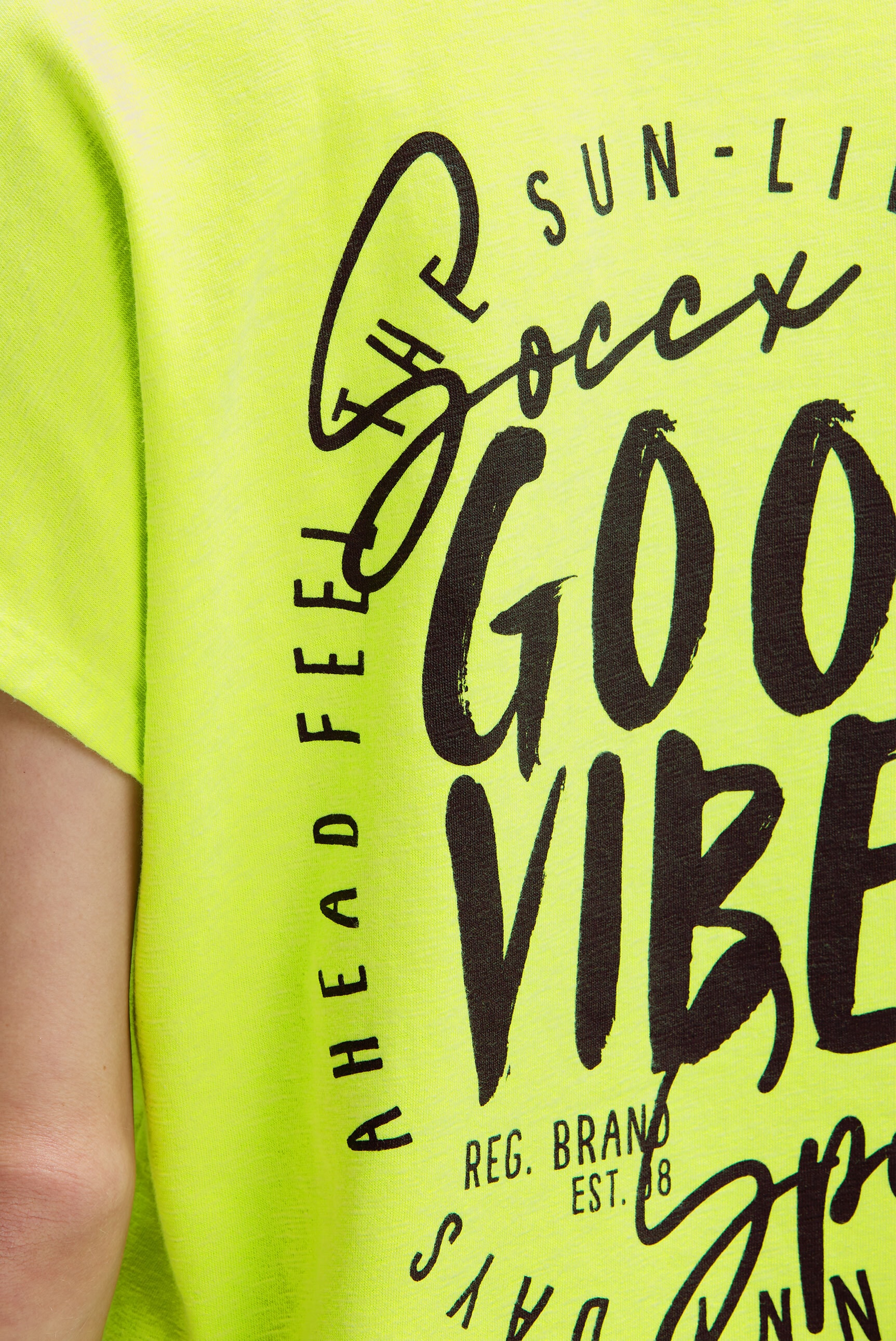 SOCCX Rundhalsshirt mit längerer Rückenpartie