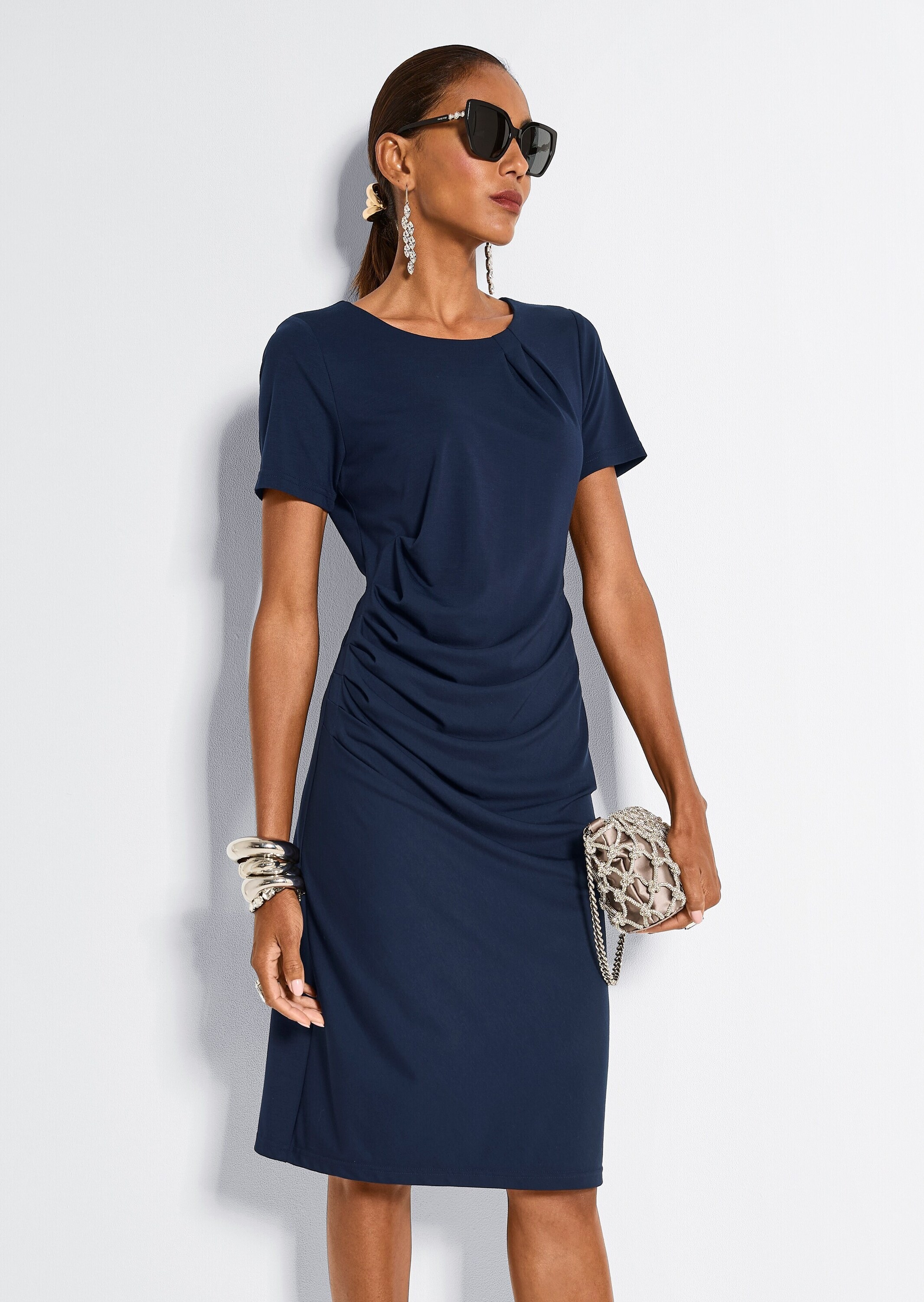 MADELEINE Sommerkleid »Etuikleid Viskosekleid mit asymmetrischen Falten«