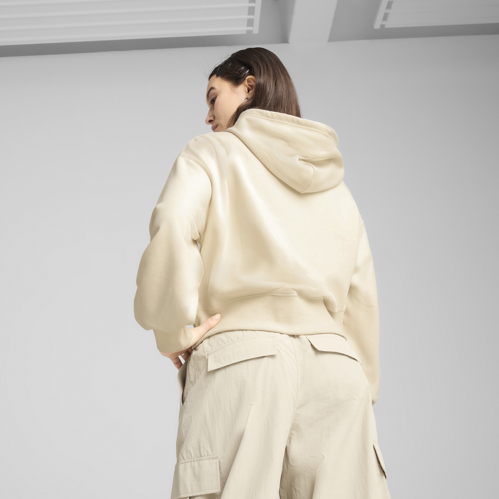 PUMA Hoodie »LEO LUXE Relaxed Cropped Hoodie Damen«