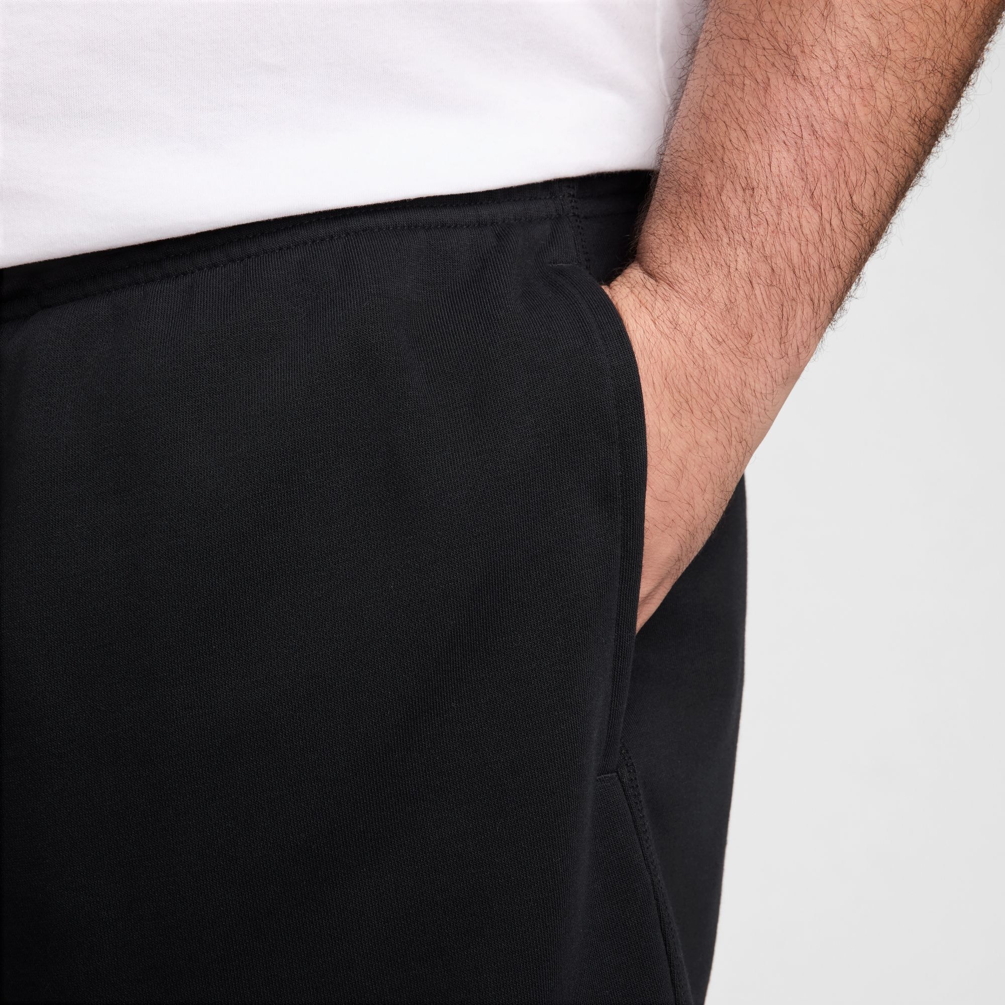 Nike Sportswear Shorts »Nike Club Men's French Terry Flow Shorts«  sportliche Passform, für vielseitige Aktivitäten, mit Logostickerei
