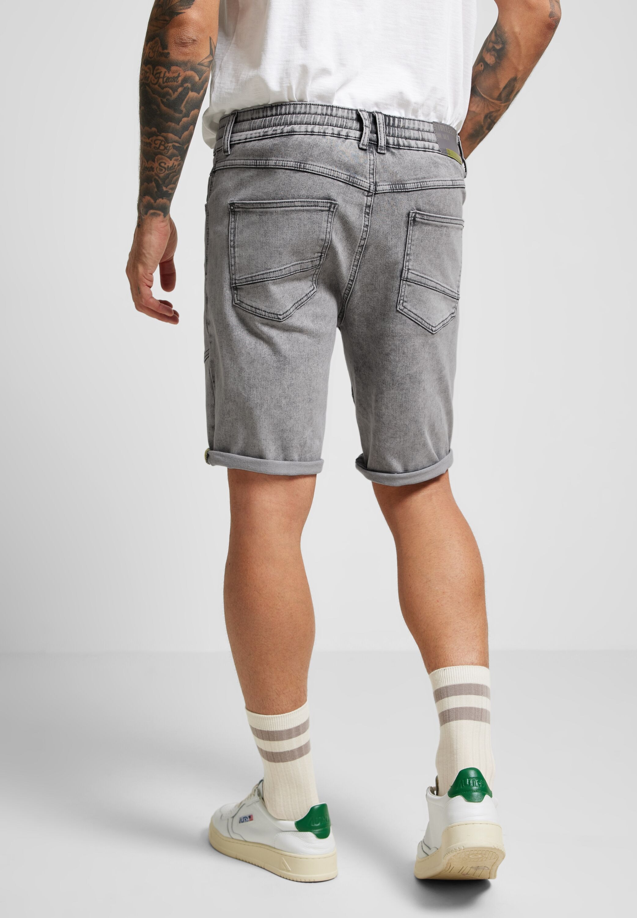 STREET ONE MEN Jeansshorts, mit Tunnelzugband günstig online kaufen