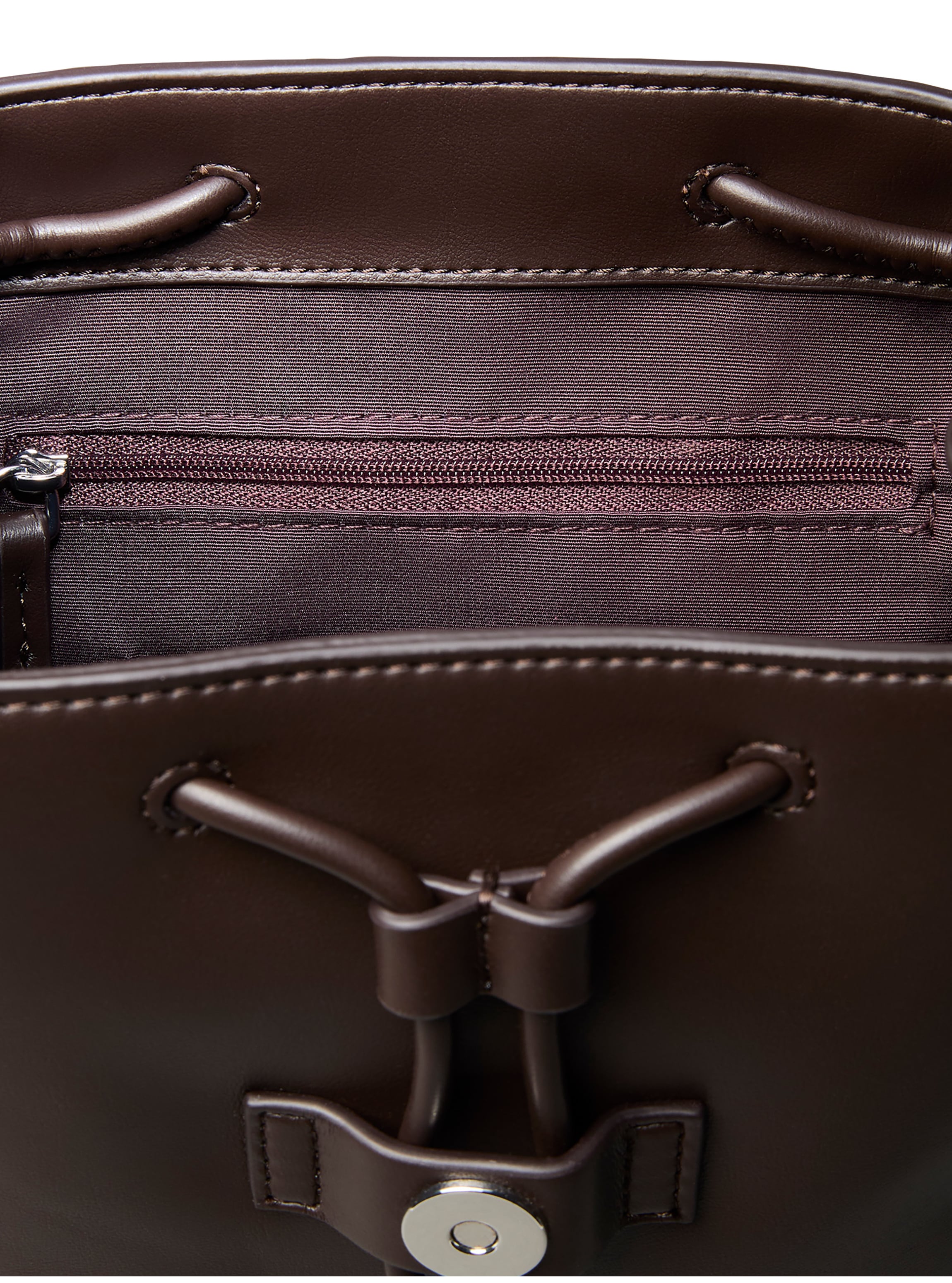 Calvin Klein Cityrucksack »BOLD CK FLAP MINI BACKPACK« Mini Rucksack, Kordelzug, Freizeitrucksack mit CK-Logo