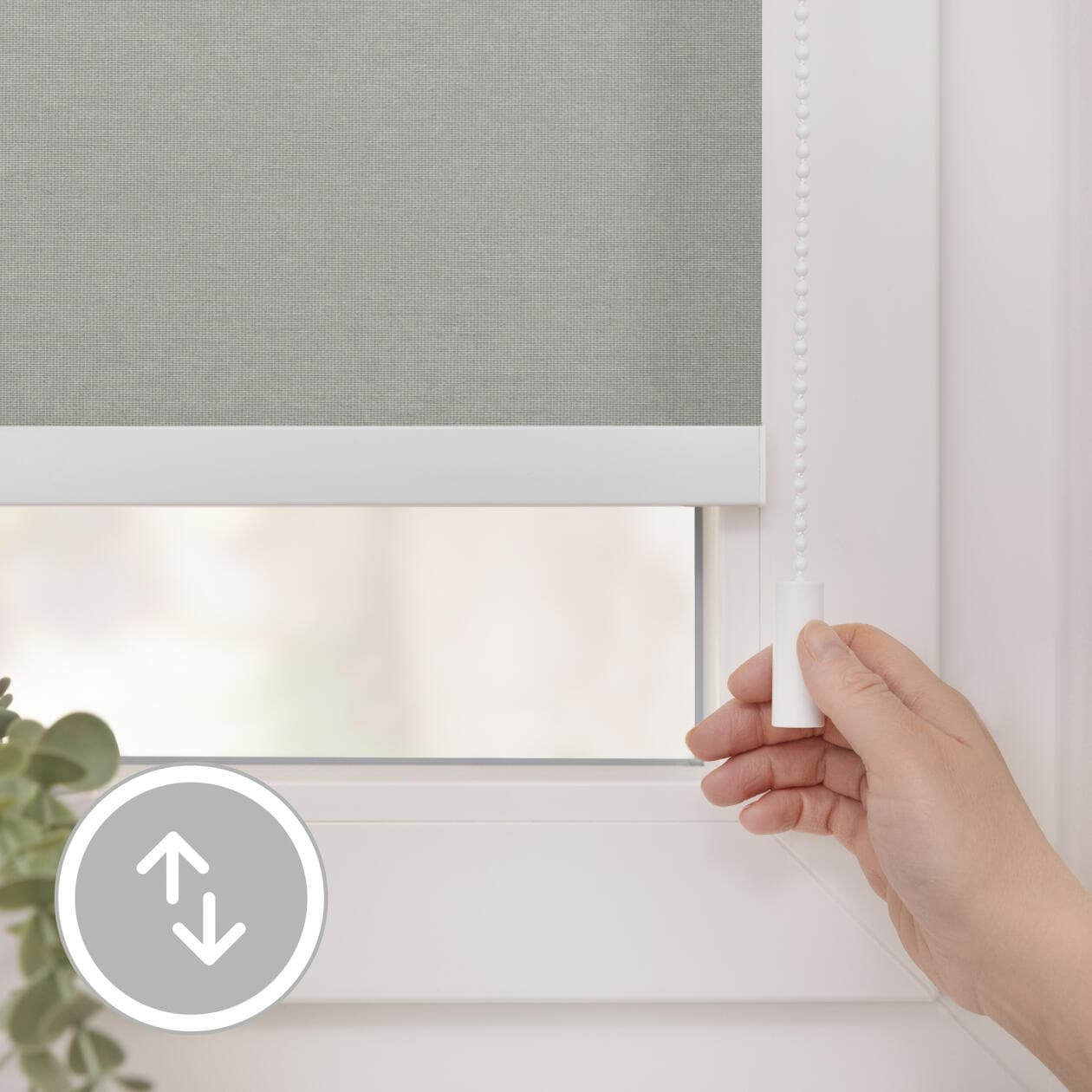 LICHTBLICK ORIGINAL Rollo »Klemmfix, ohne Bohren«, blickdicht, Blendschutz-Sichtschutz, mit Bohren/ohne Bohren, freihängend, Steuerbar mit Bluetooth-App, integrierter Elektromotor und Akku