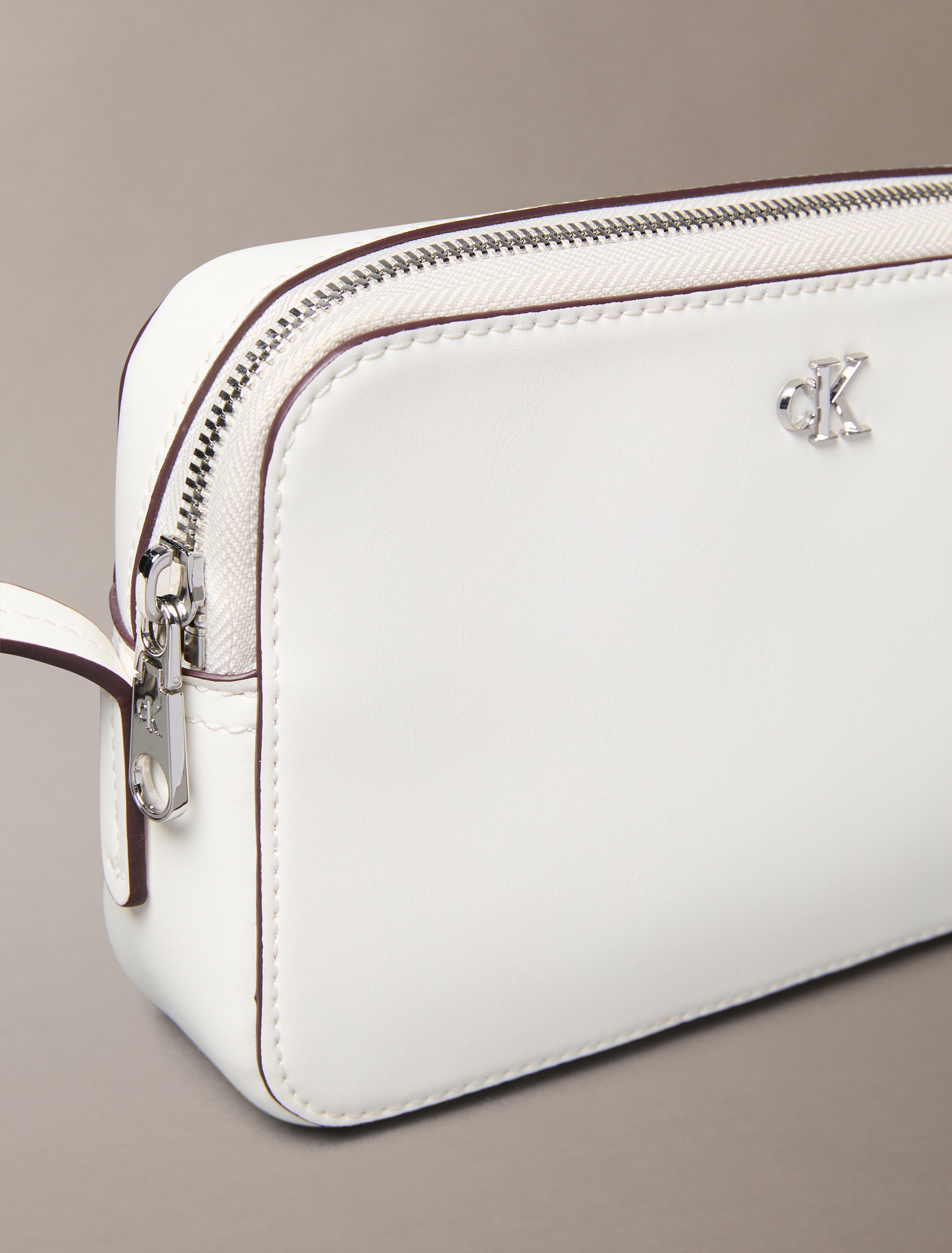Calvin Klein Mini Bag »CK CAMERA BAG«, Damen Schultertasche, kleine Umhängetasche, mit CK-Logo
