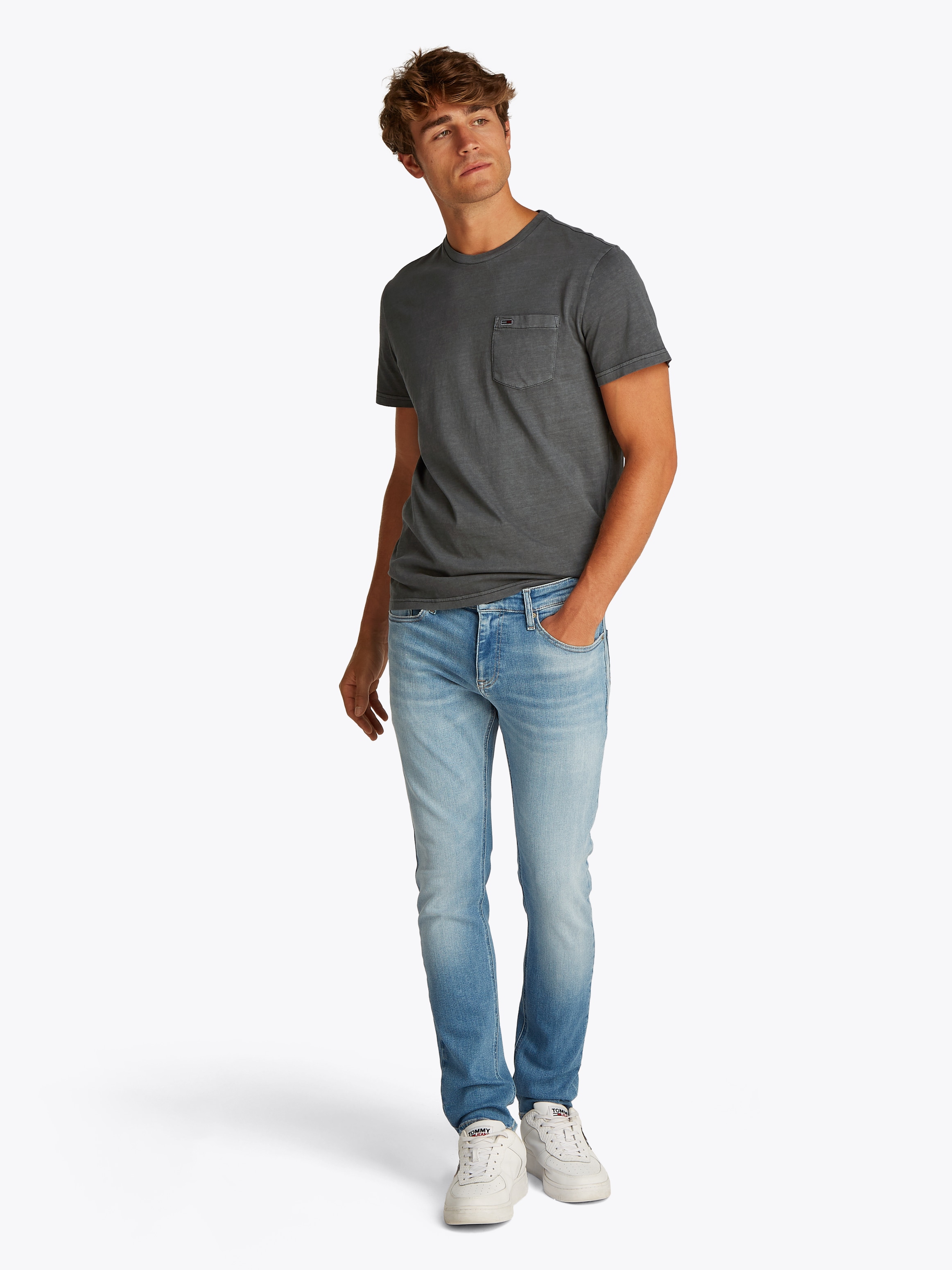 Tommy Jeans T-Shirt »TJM SLIM WASHED POCKET TEE«, in leicht gewaschener Optik