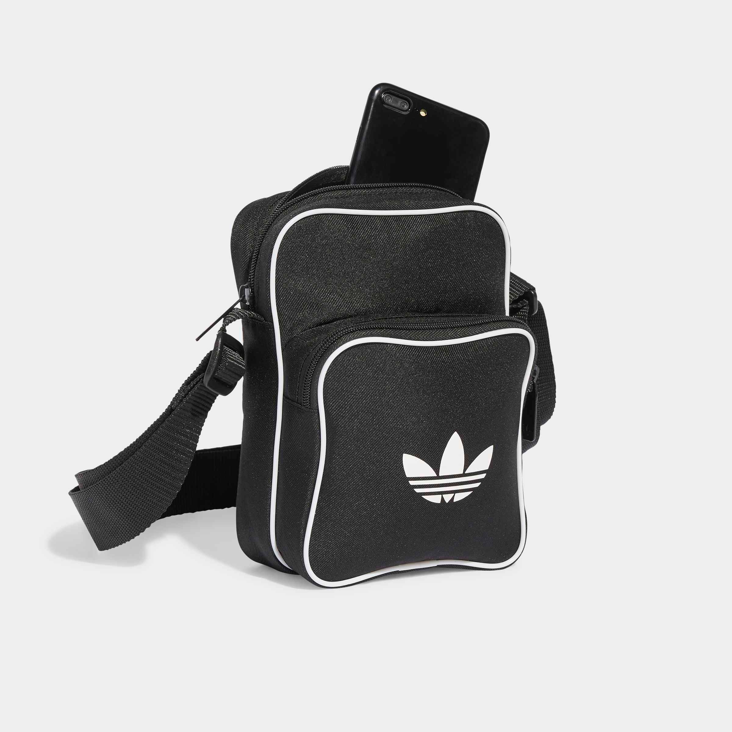 adidas Originals Sporttasche »ADICOLOR CLASSIC SMALL ITEM« aus Polyester-Twill, mit verstellbarem Schulterriemen