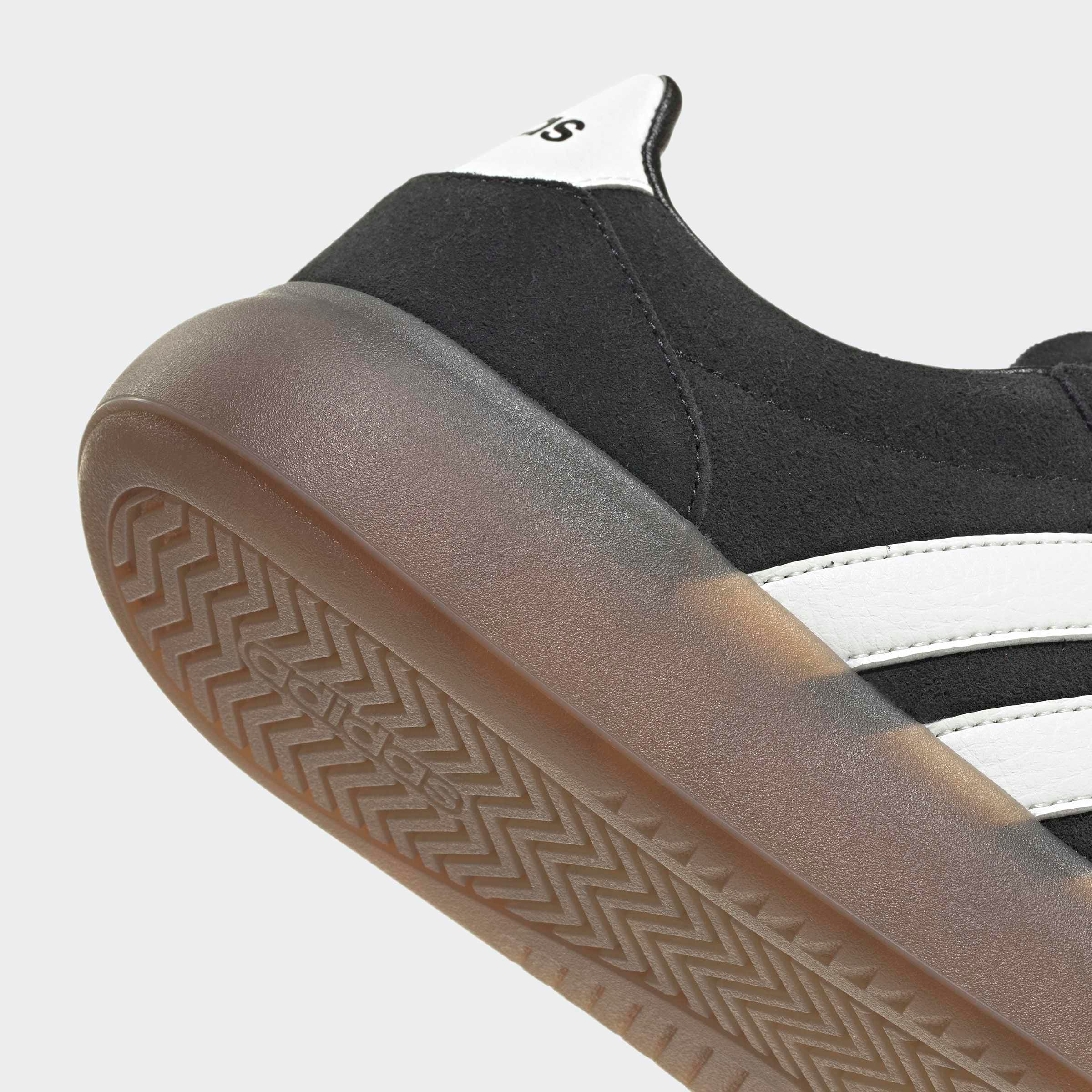 adidas Sportswear Sneaker »BARREDA DECODE LUX«  inspiriert vom Design des adidas handball spezial