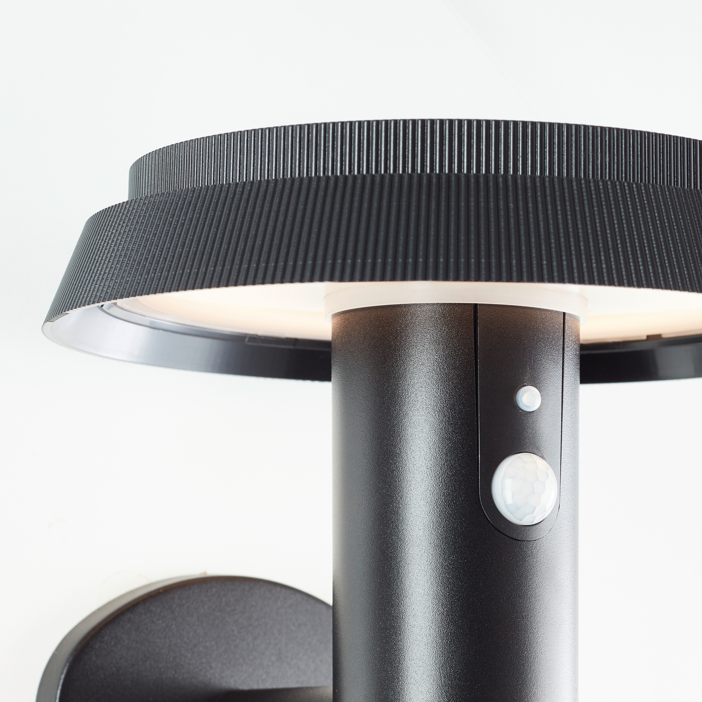 Brilliant LED Außen-Wandleuchte »Alvero«, Solar, 21 cm, 500 lm, 3000 K, Metall, schwarz