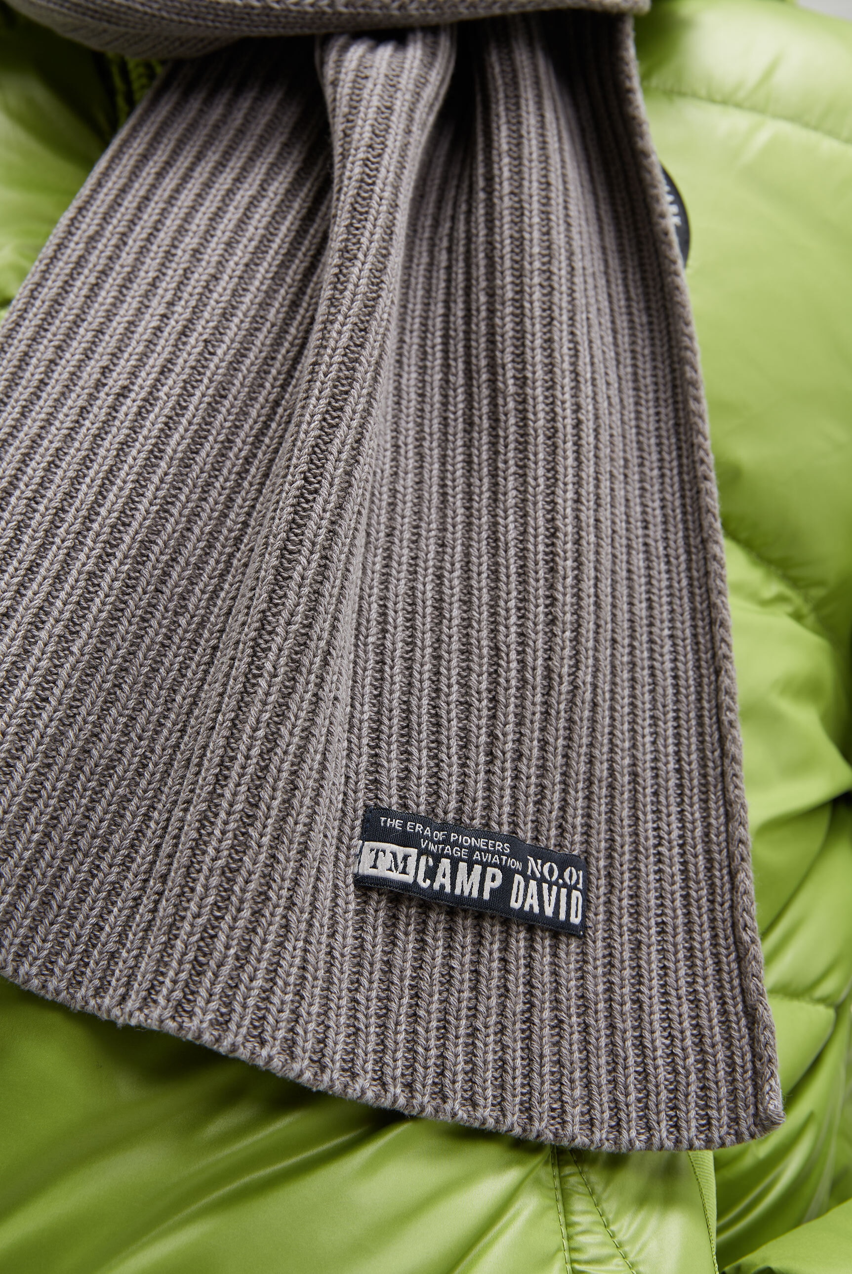 CAMP DAVID Strickschal