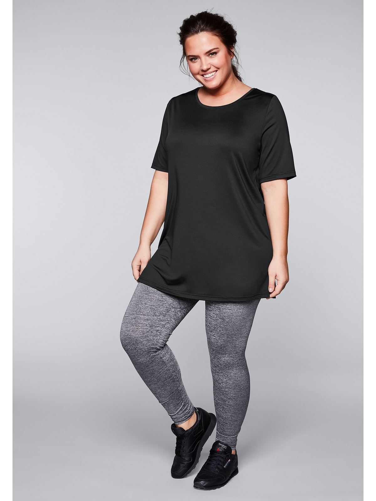 Sheego Longshirt »Große Größen«, mit atmungsaktiver, schnelltrocknender Funktion