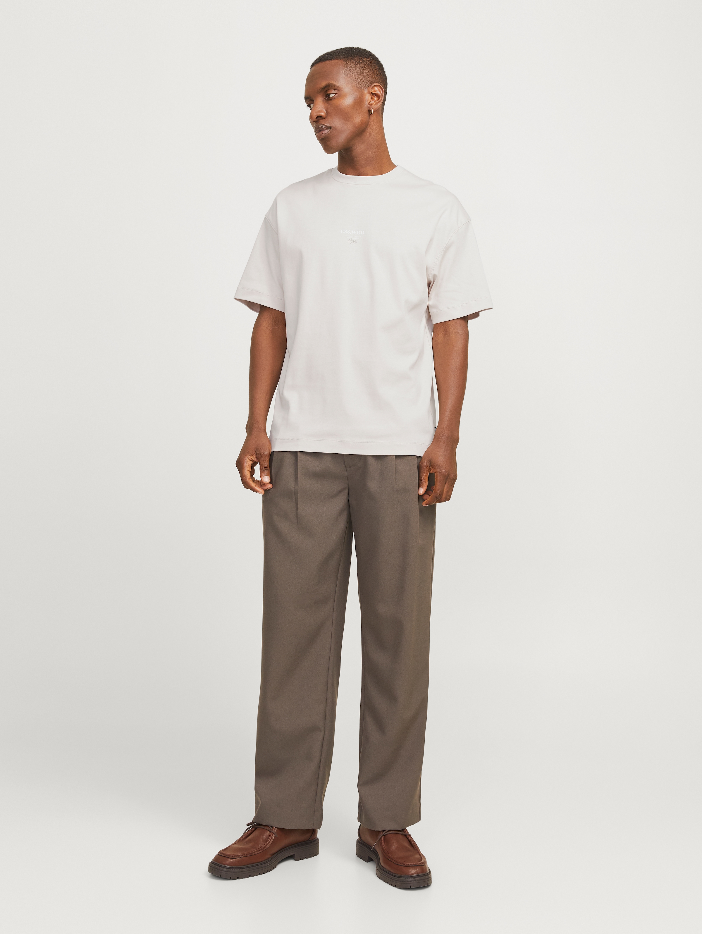 Jack & Jones Rundhalsshirt »JJEURBAN EDGE STUDIO TEE SS O-NECK NOOS«, mit Front und Back Print
