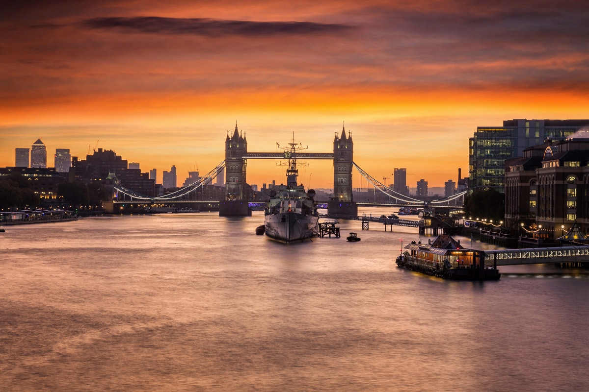 Fototapete PAPERMOON "London Fluss", bunt, B:3,5m L:2,6m, Vlies, Tapeten - B/L: 3,5m x 2,6m, Bahnen: 7 Stk.