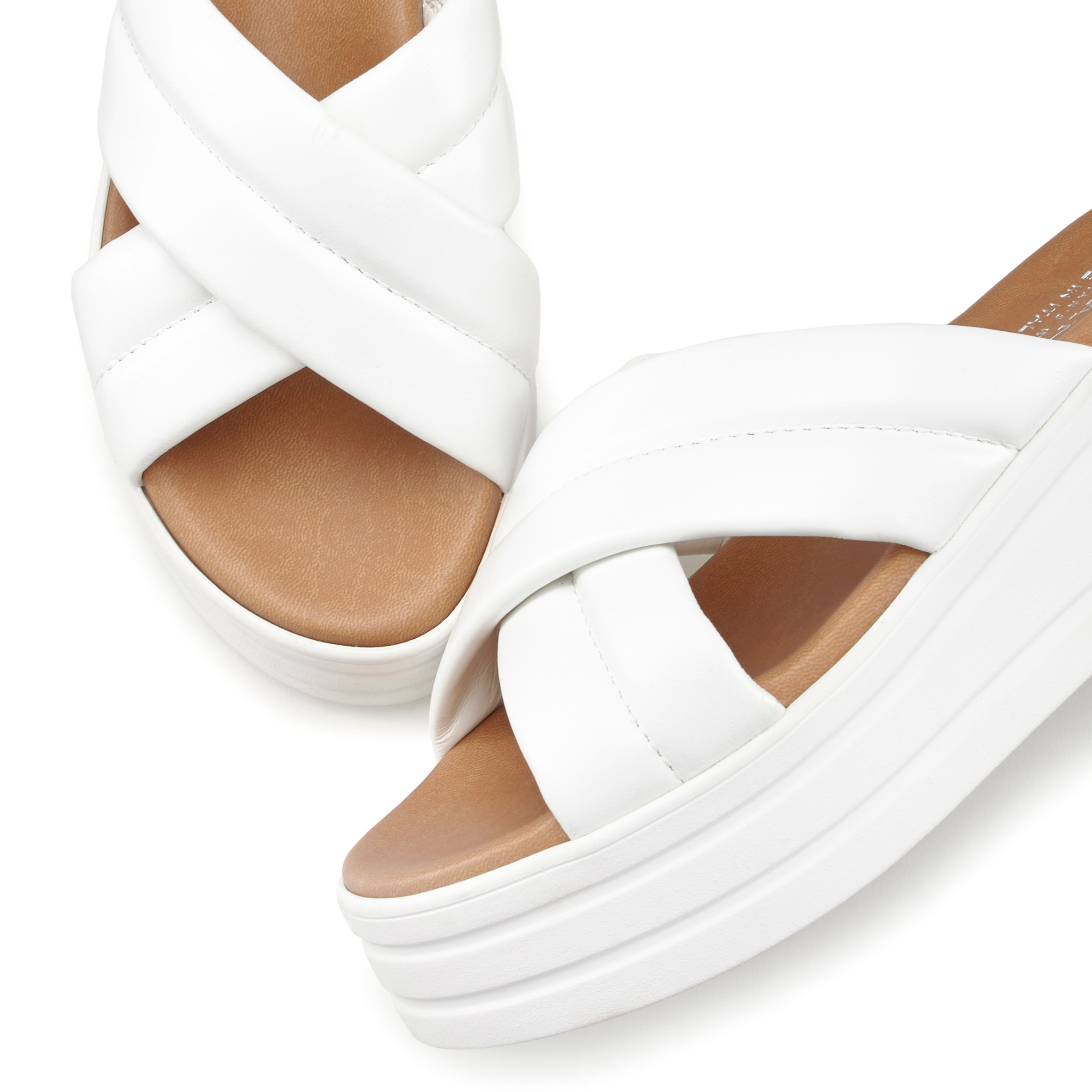 LASCANA Pantolette Mule aus Leder mit modischer Plateausohle