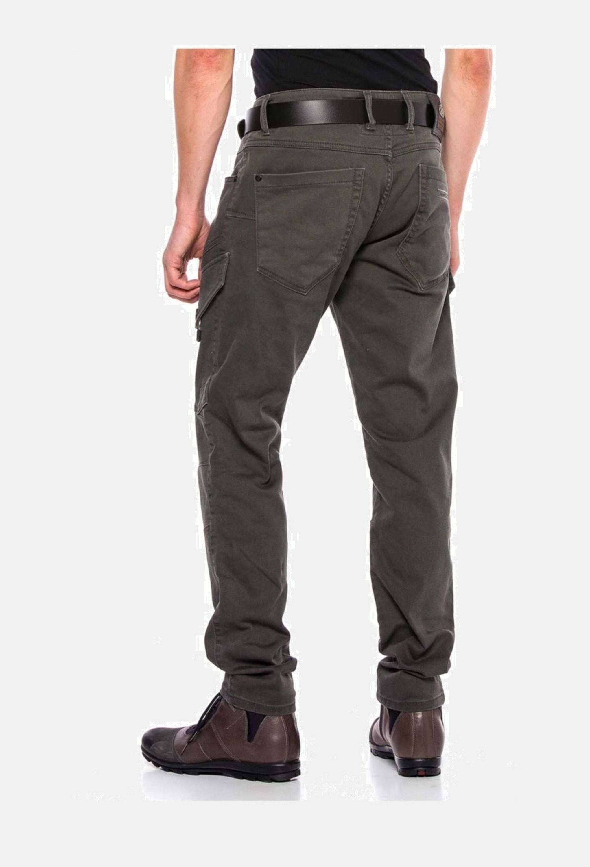 Cipo & Baxx Cargojeans »Cipo & Baxx Jeans« mit schrägen Cargotaschen, CD566