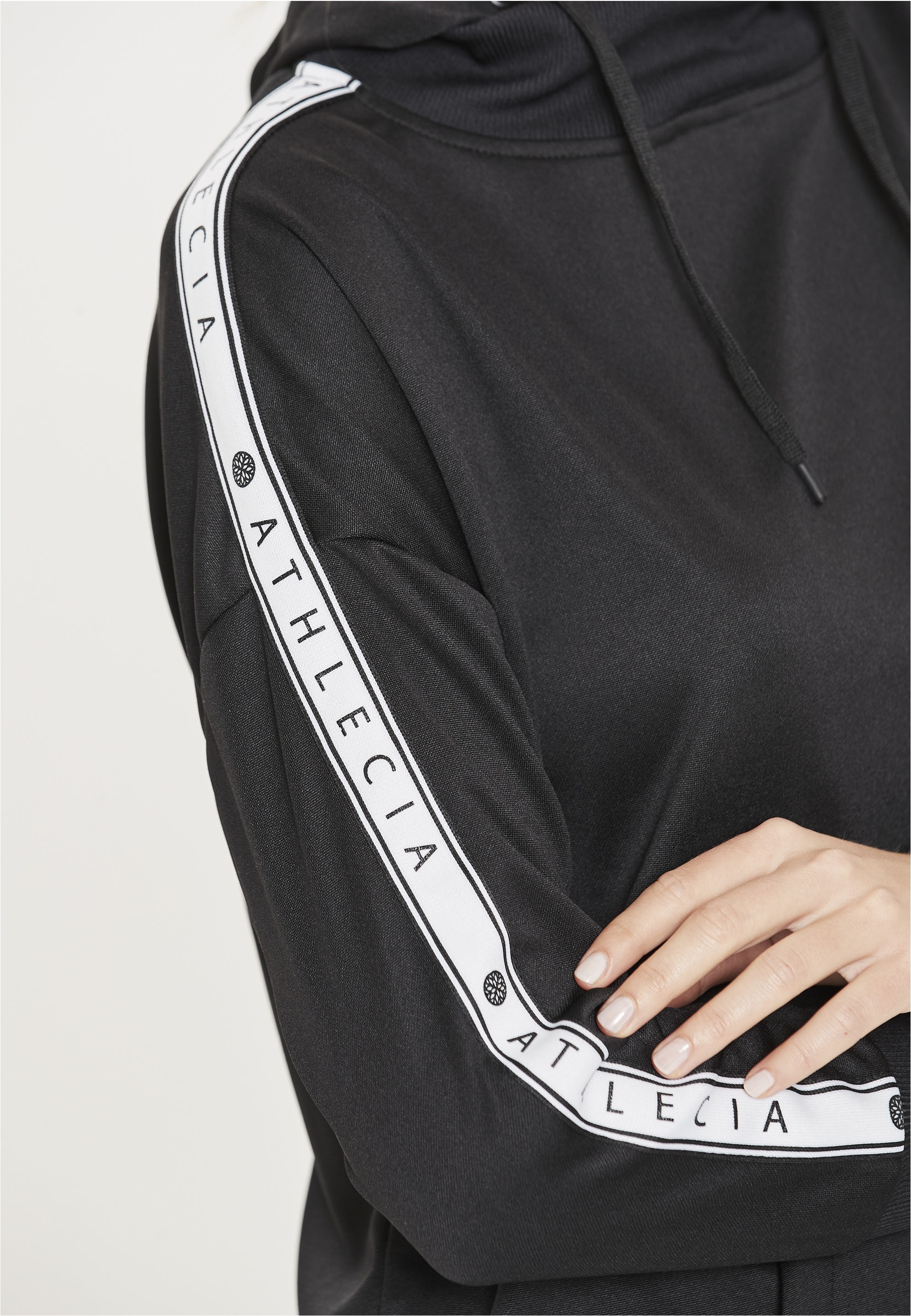 ATHLECIA Kapuzensweatshirt »Sella W«, mit hippen Logoprint-Streifen