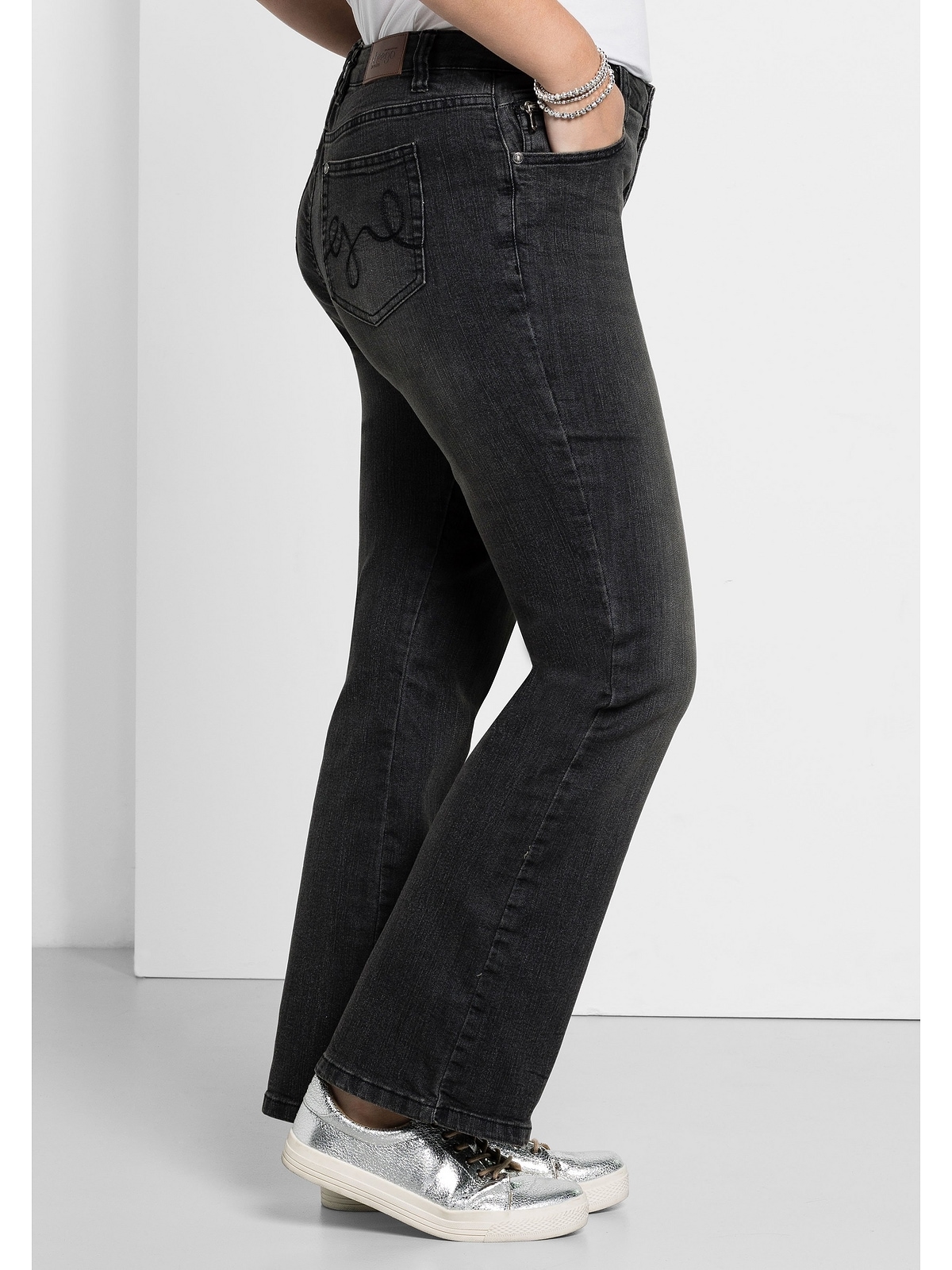 Sheego in | Bootcut-Jeans mit Größen«, kaufen »Große Used-Effekten BAUR 5-Pocket-Form,