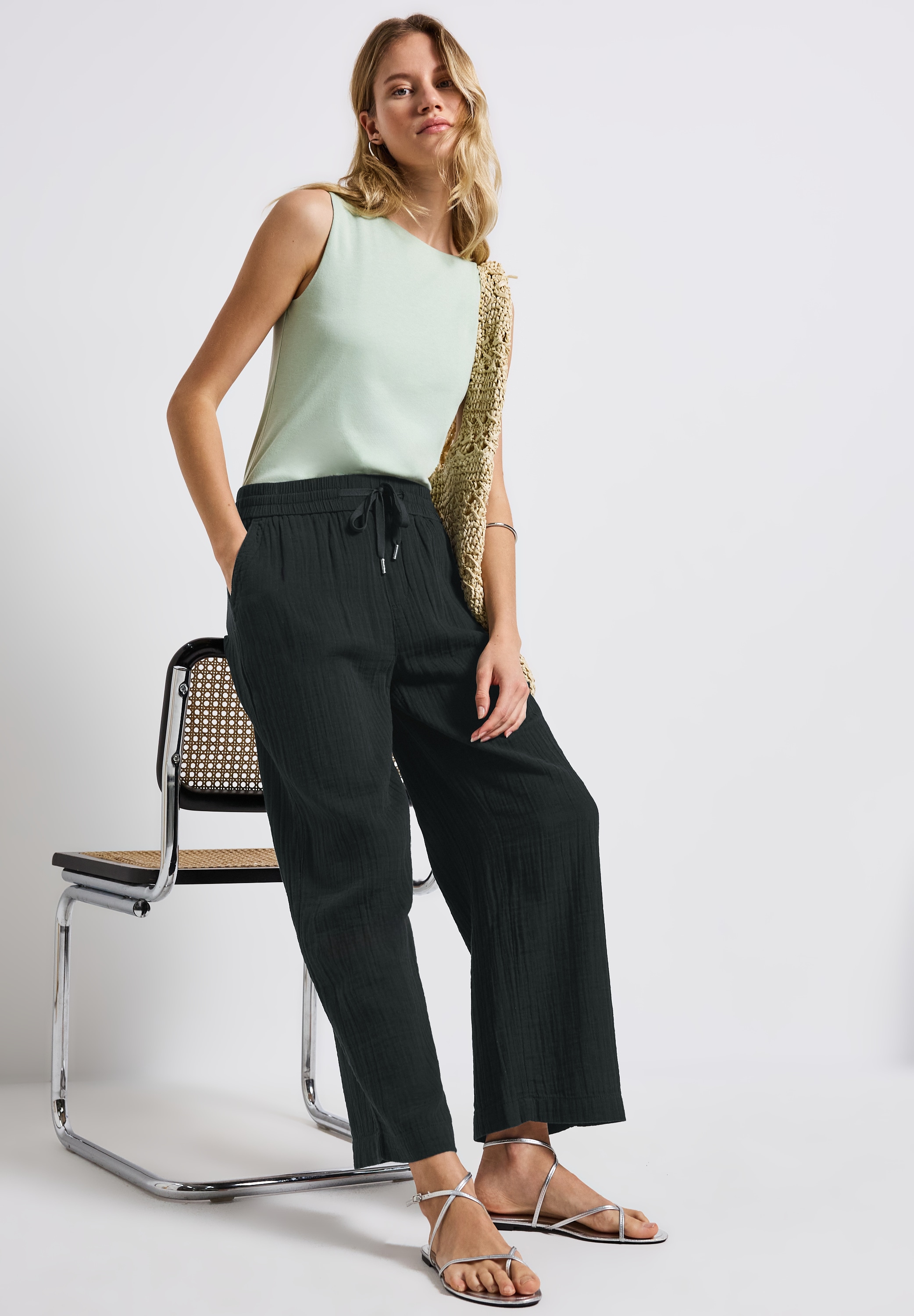 STREET ONE Stoffhose, Sommerhose mit elastischem Bund und Tunnelzug, im Musselin-Look