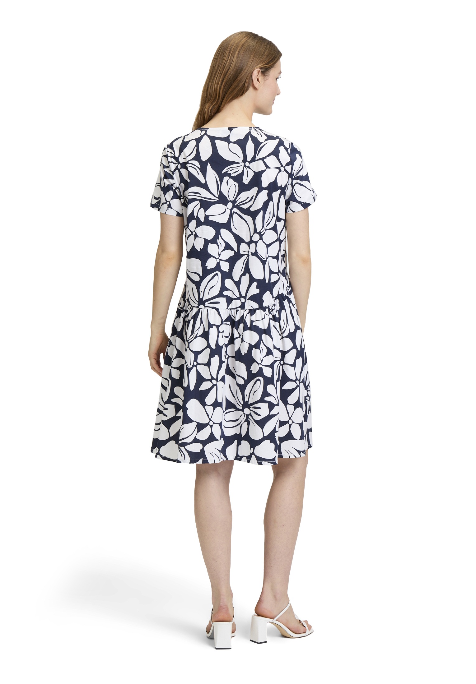 Vera Mont Sommerkleid »Vera Mont Sommerkleid mit V-Ausschnitt«, Design