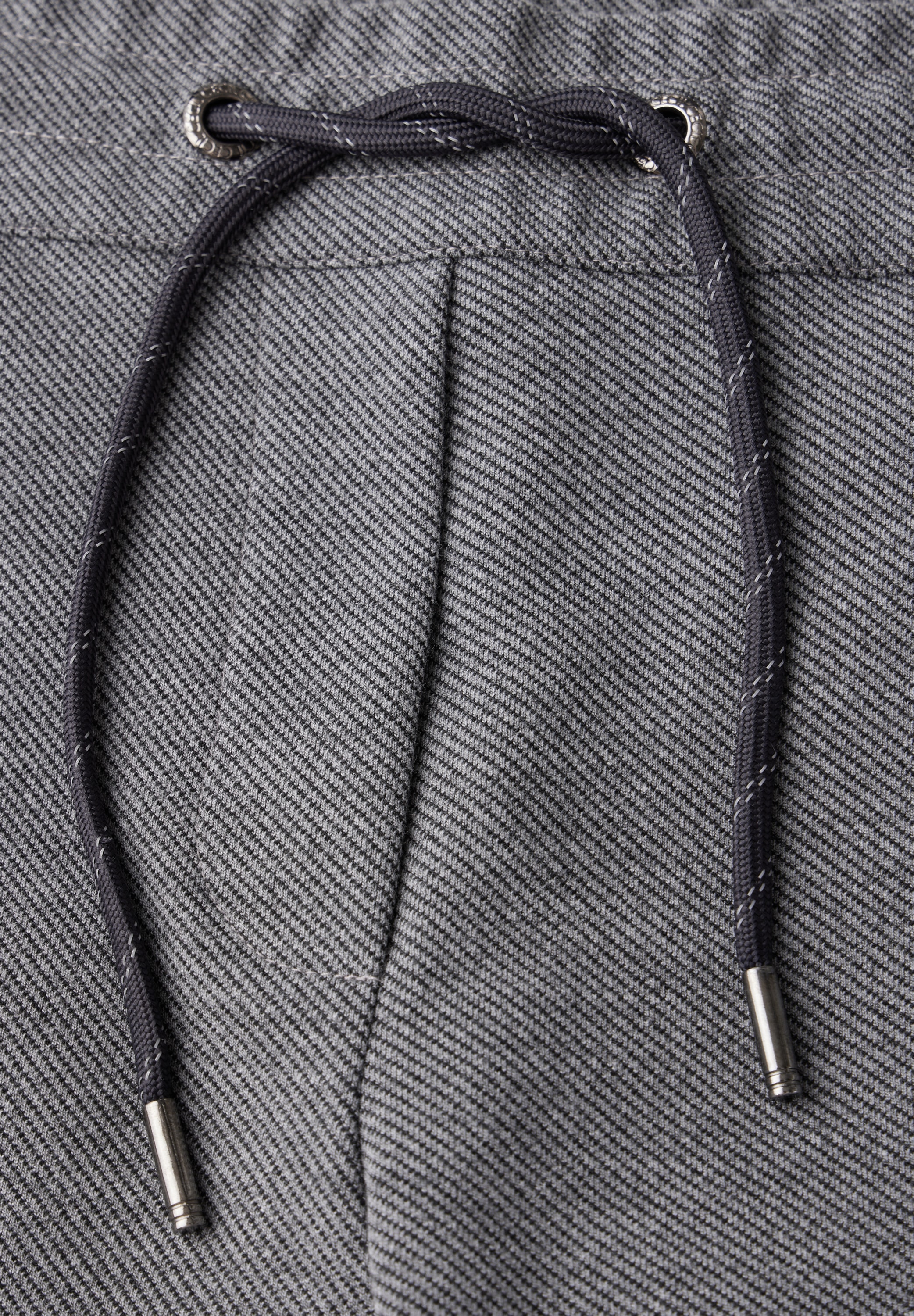 Cecil Stoffhose, im Joggstyle