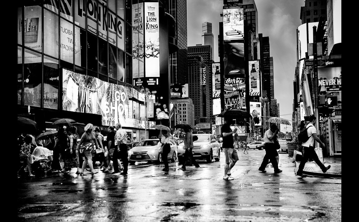 Papermoon "Time Square Schwarz & Weiß"