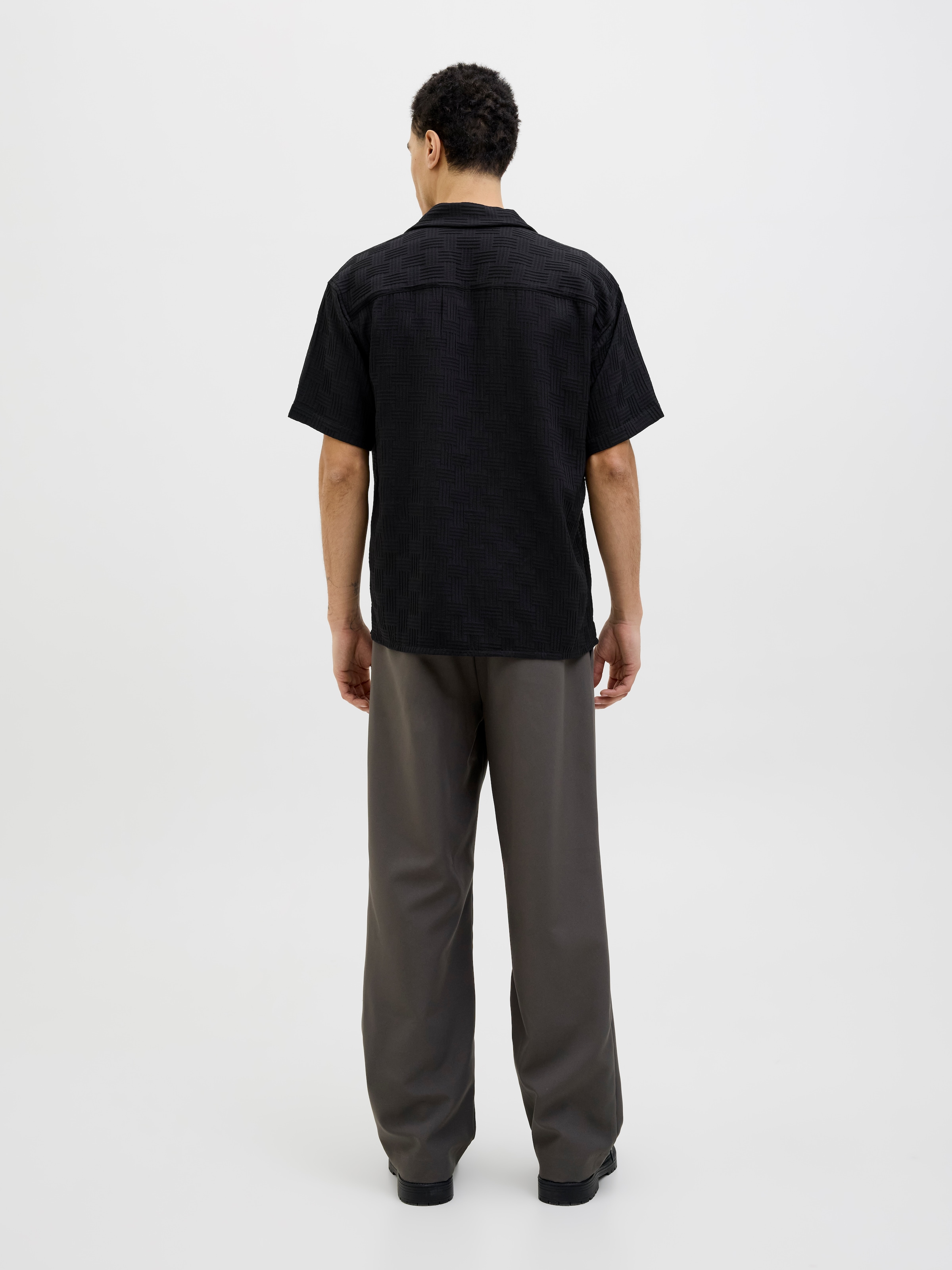 Jack & Jones Kurzarmhemd »JJEMATTEO RESORT SHIRT SS SN«, mit Resort Kragen