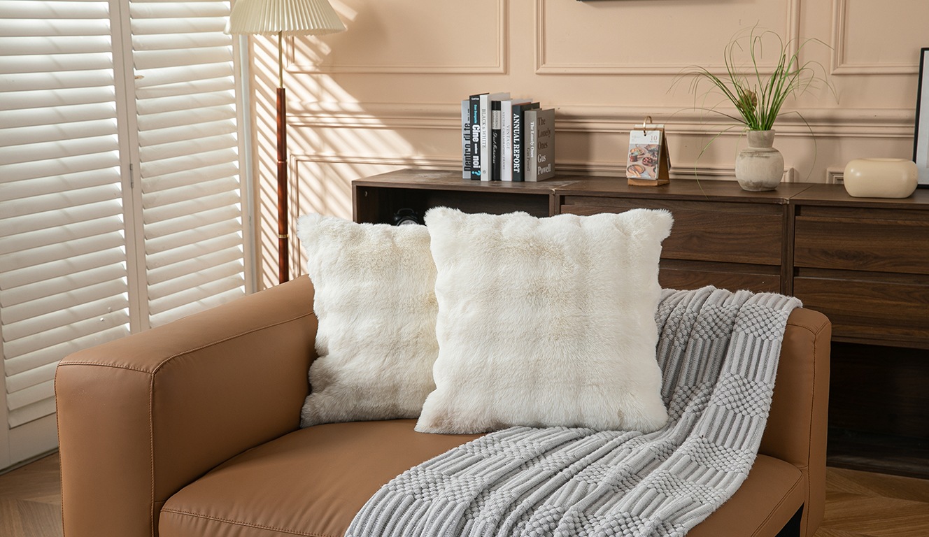 OTTO home Kissenbezug "Briee Premium" Kissenhülle mit Fell-Optik, unifarben, hochwertig, extra weich