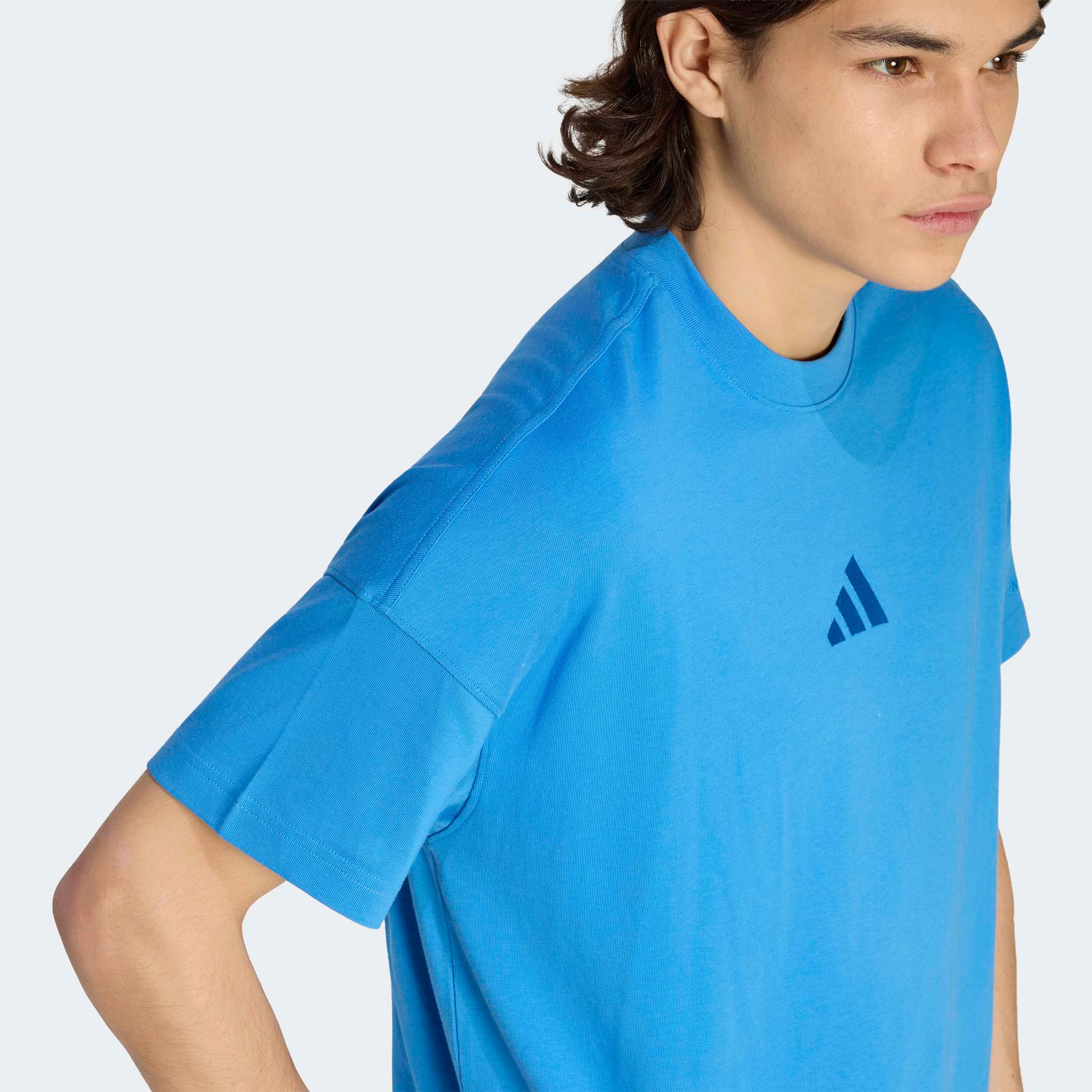 adidas Sportswear T-Shirt »ALL SZN« mit sportlichem Stil, Kurzarmdesign, ohne Verschluss, aus Baumwolle