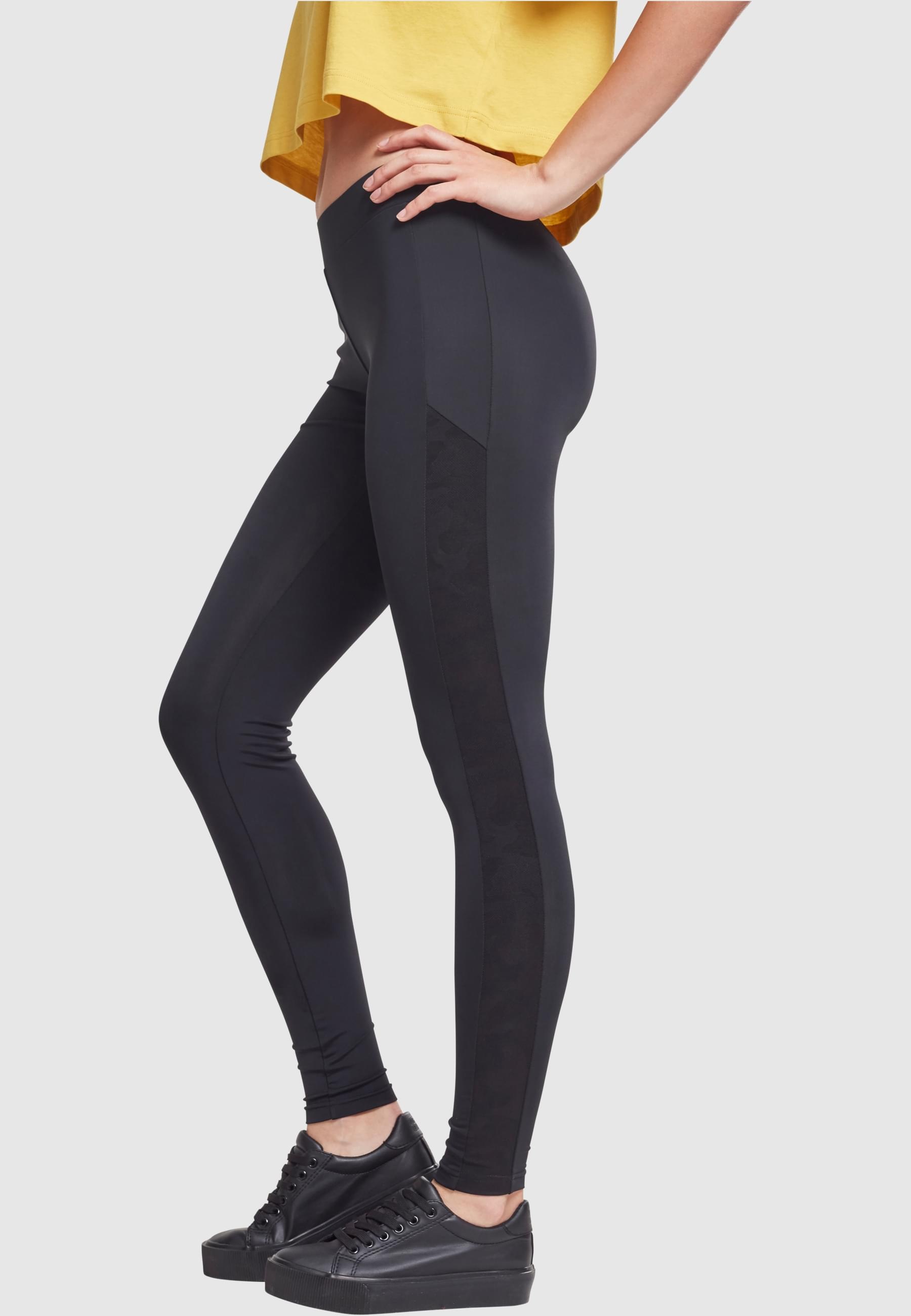 URBAN CLASSICS Leggings »Urban Classics Damen Ladies Jacquard Camo Striped Leggings«, (1 tlg.)