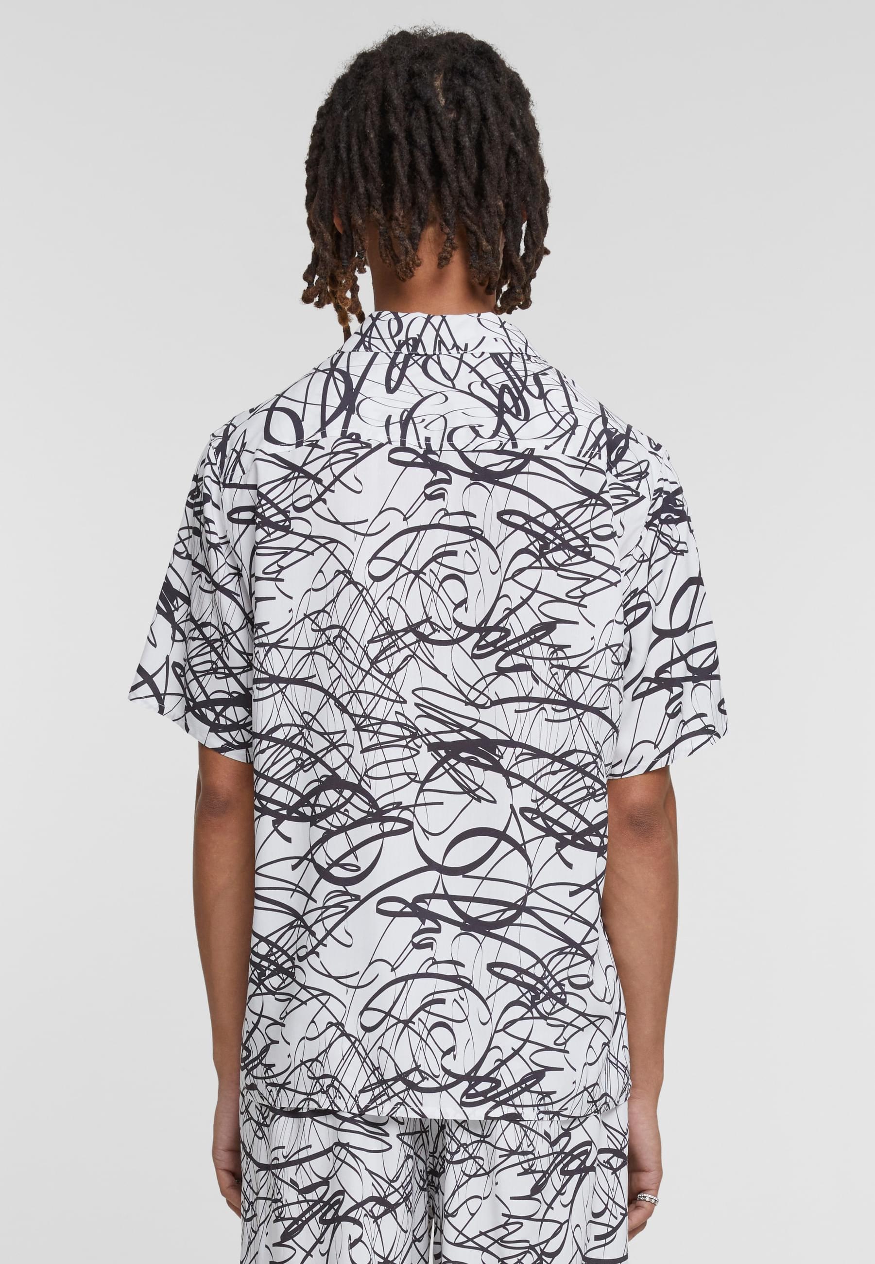 URBAN CLASSICS Kurzarmhemd »Urban Classics Herren Viscose AOP Resort Shirt«, (1 tlg.)